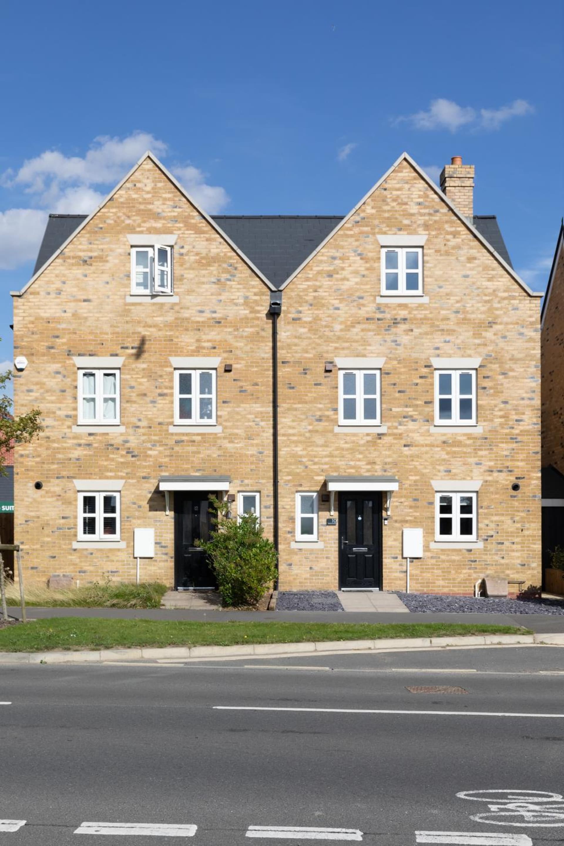 Weekly & Monthly Rates! Stunning Home By Stansted Airport