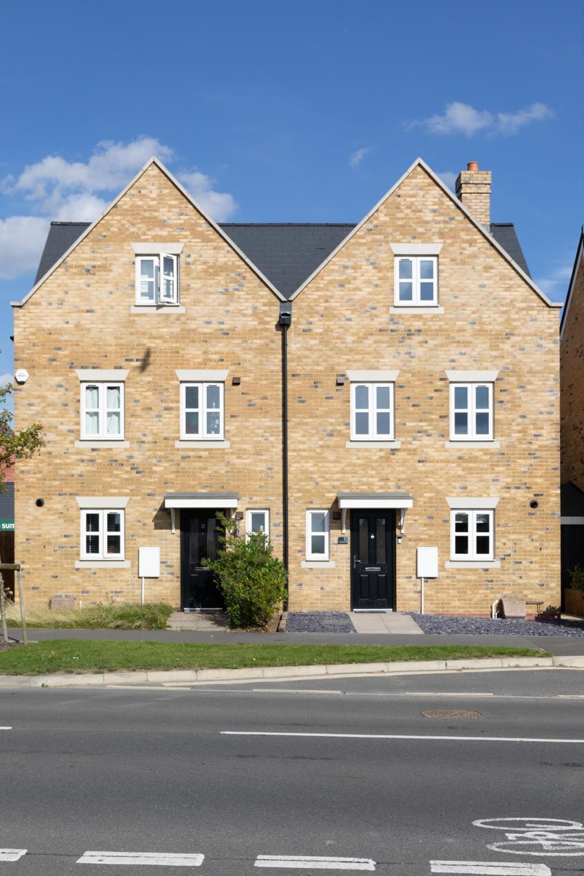 Weekly & Monthly Rates! Stunning Home By Stansted Airport