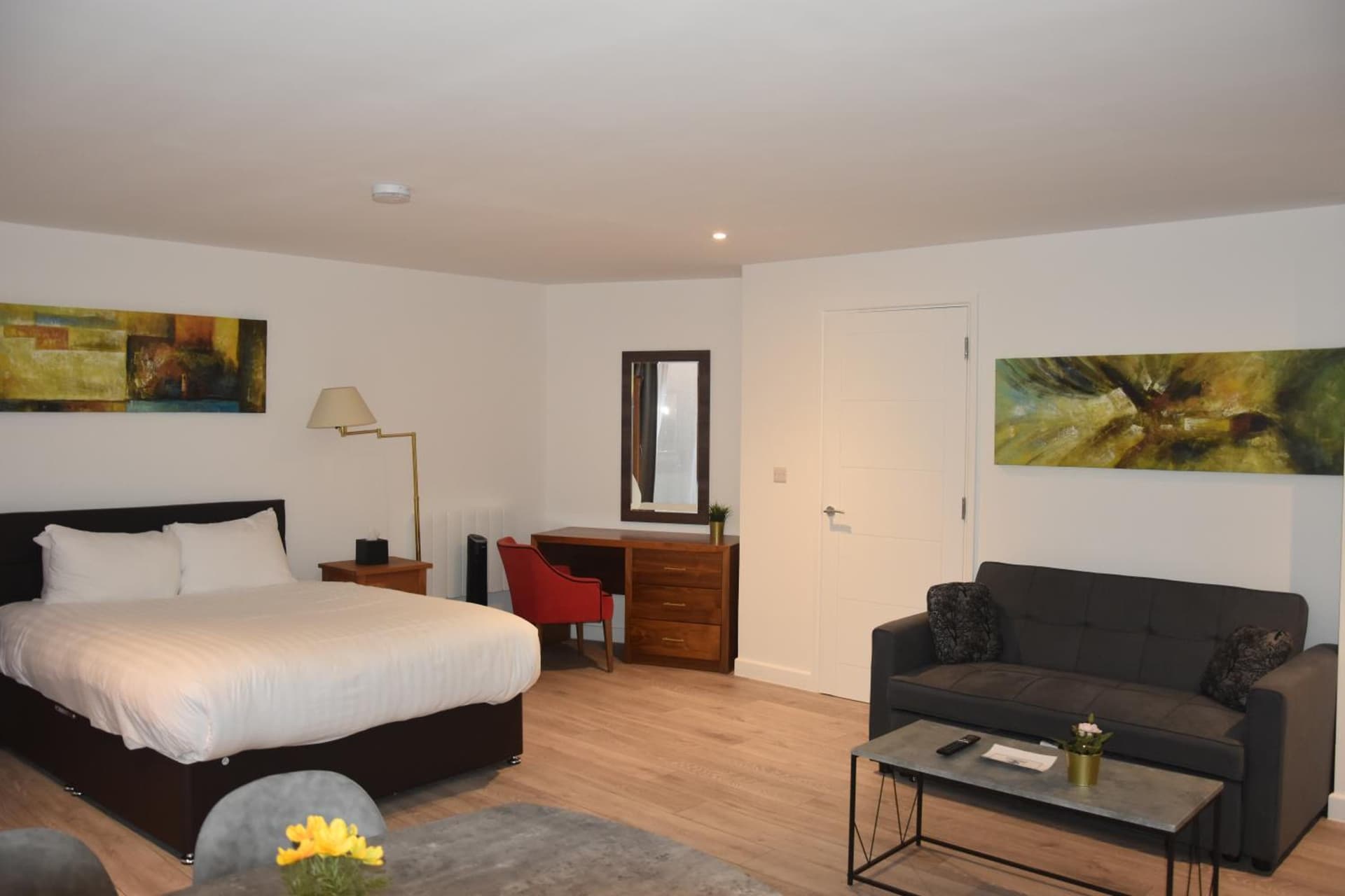 Hampton Suites Serviced Apartments 2
