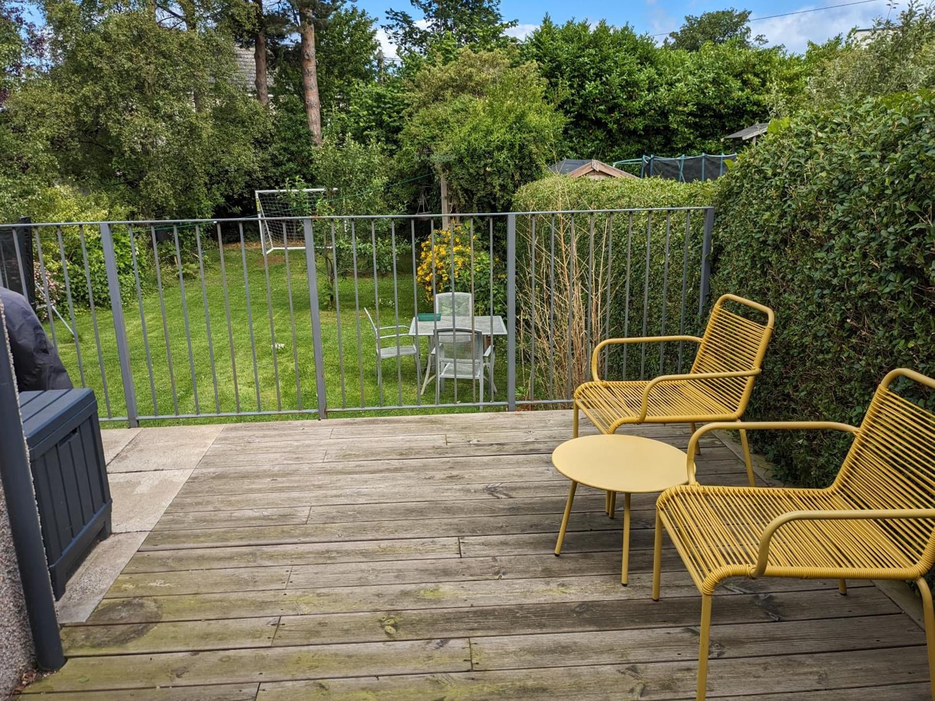 Private room with terrace and free parking