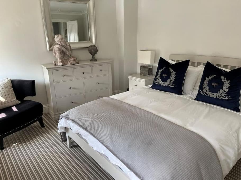 Beautiful Seafront Studio Apartment