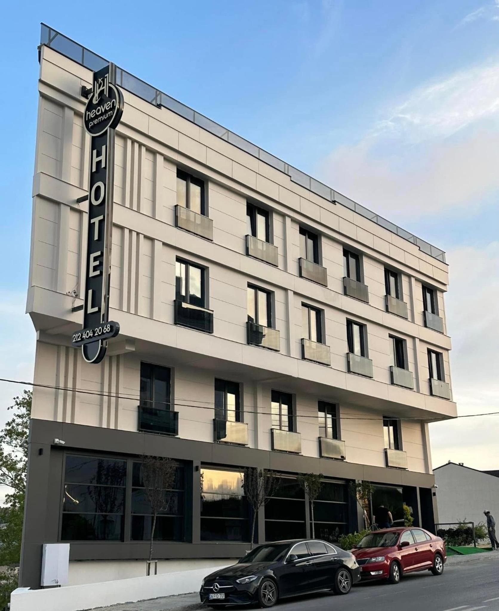 Heaven Premium Hotel Restaurant & Airport Shuttle