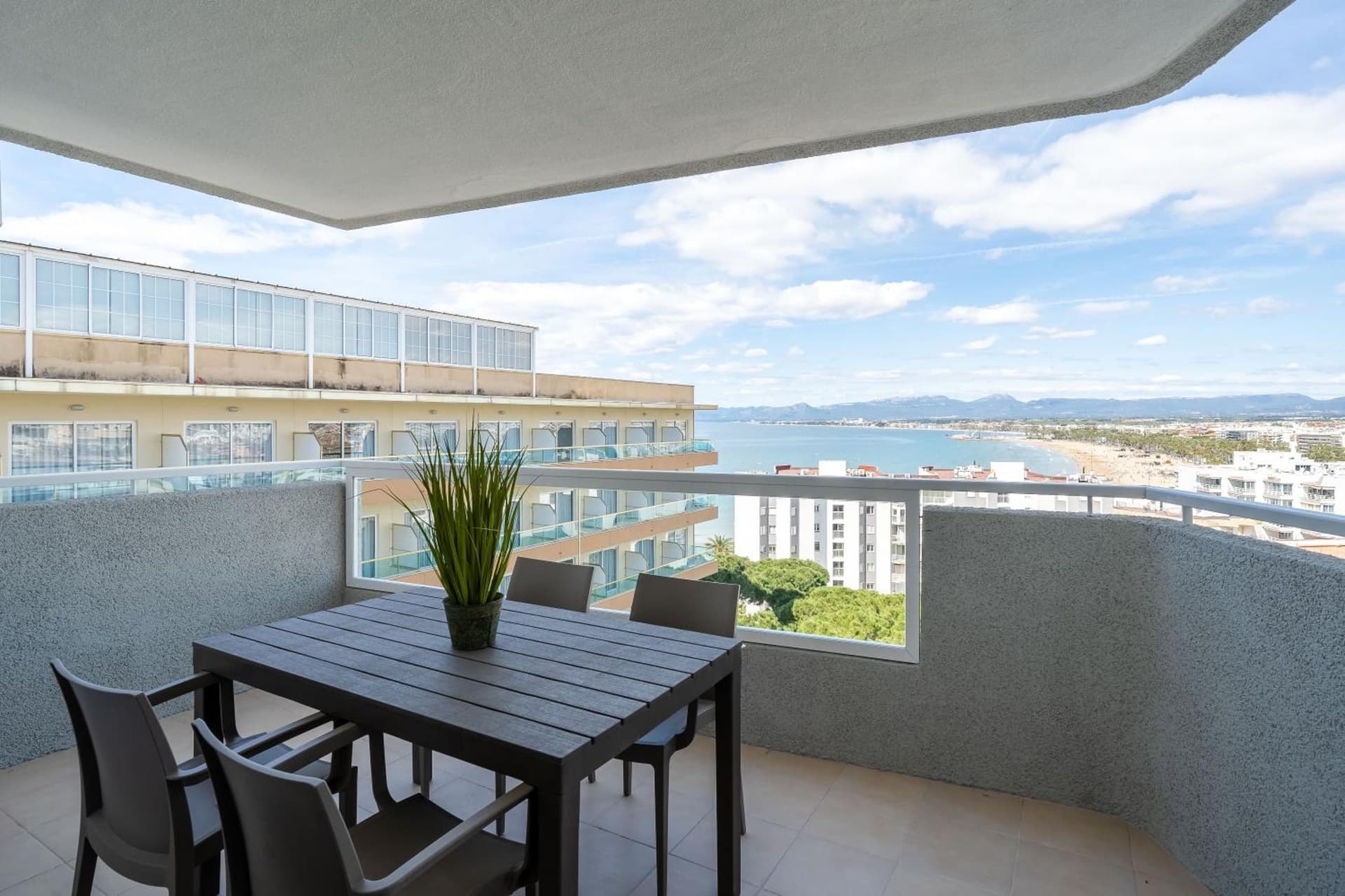 Rentalmar Blue Beach & Pool