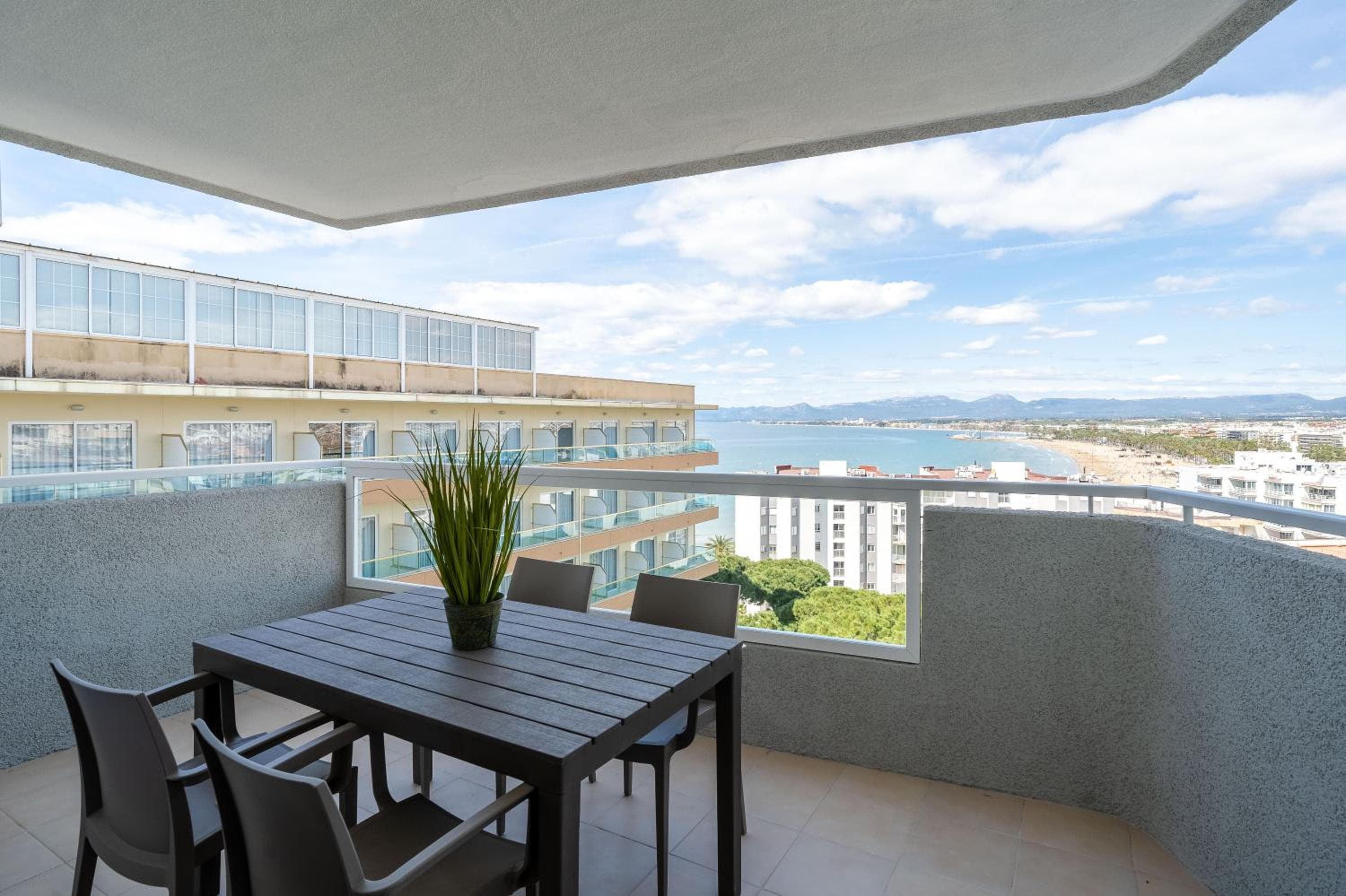 Rentalmar Blue Beach & Pool