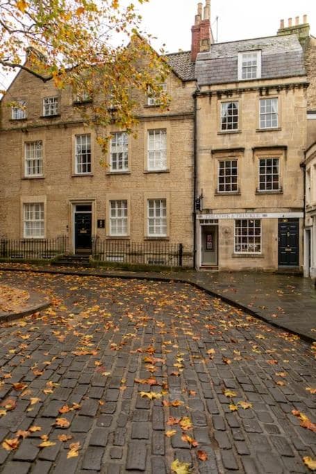 Next to Bath Abbey & Roman Baths - Gorgeous Georgian House