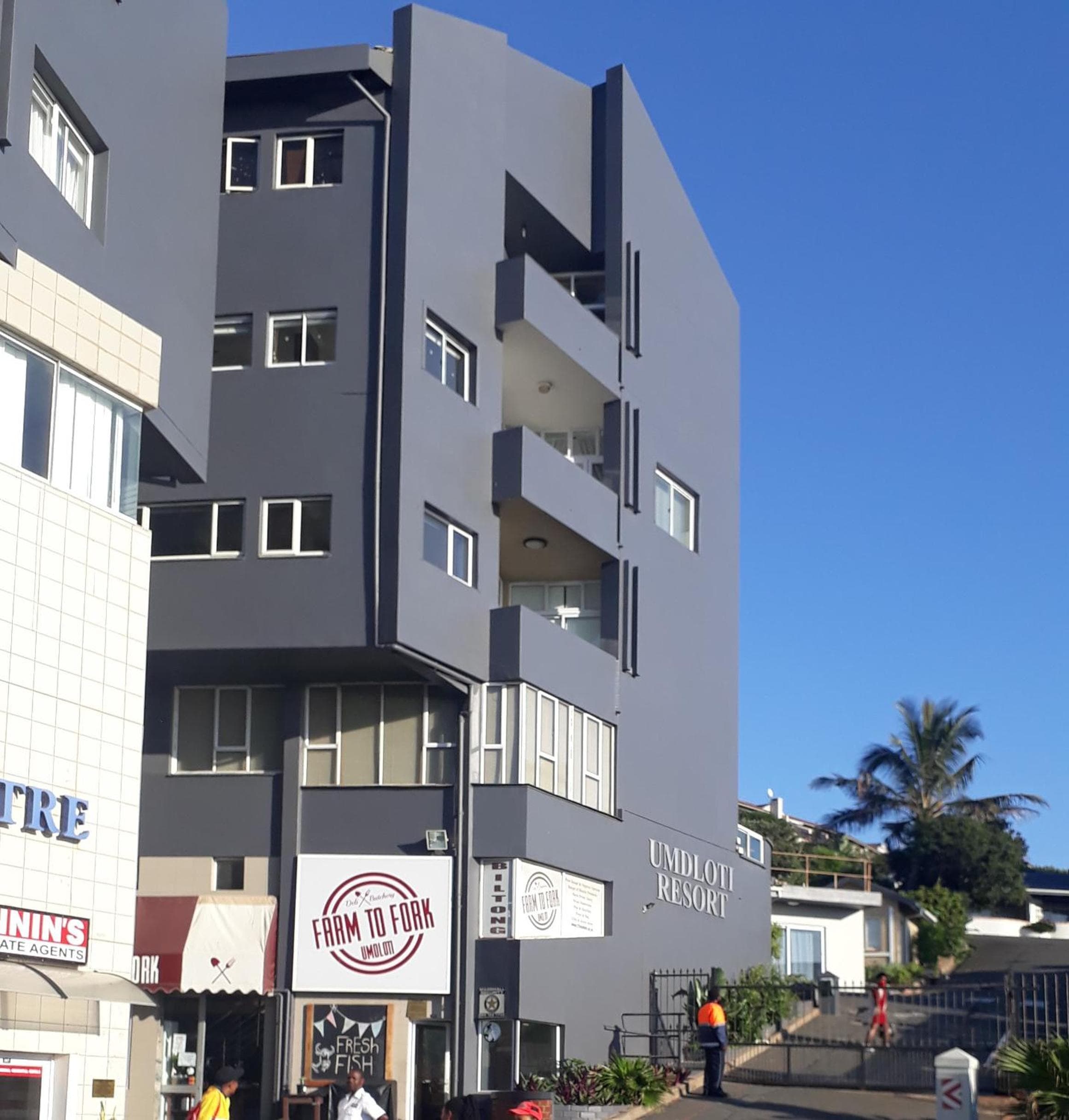 Umdloti Holiday Resort Apartment 514 - Amazing Breaker & Ocean Views