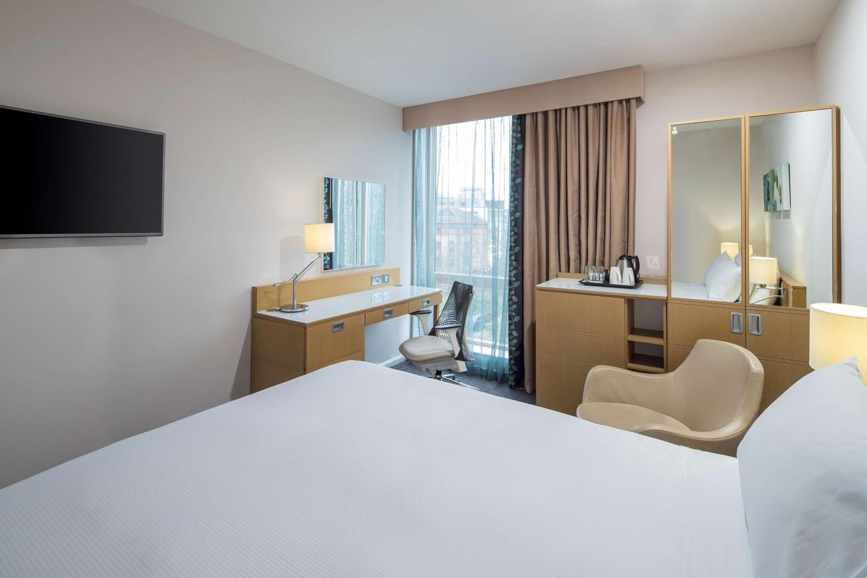 Hilton Garden Inn Bristol City Centre 4
