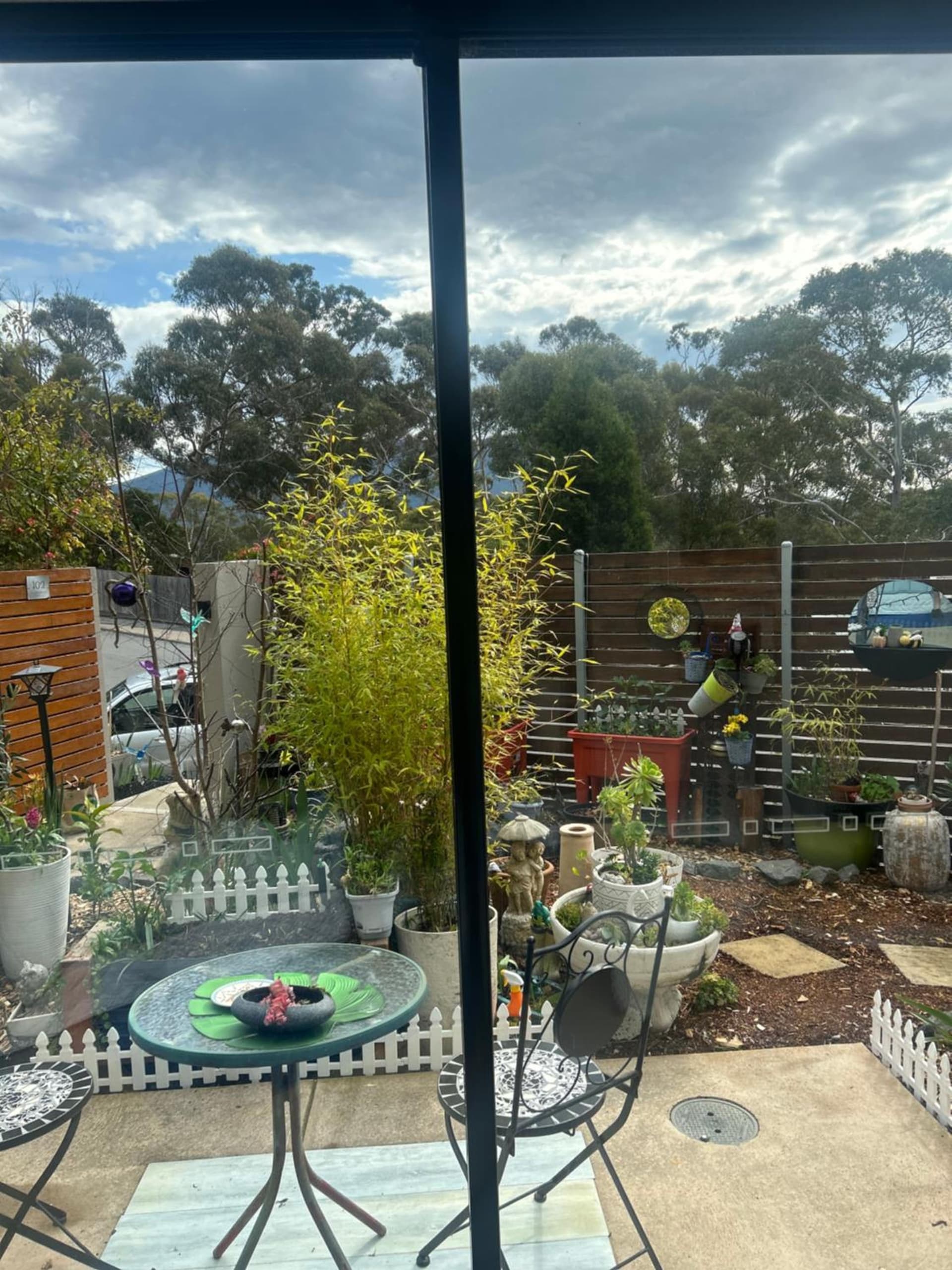 Relaxing Hobart Retreat, Stylish 2-Bed Apartment