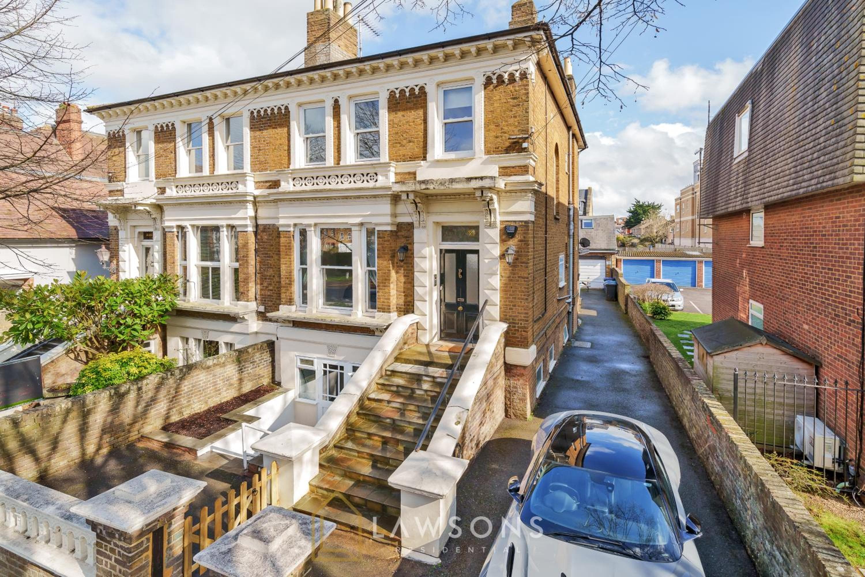 4BR Steps from Windsor Castle I Free EV
