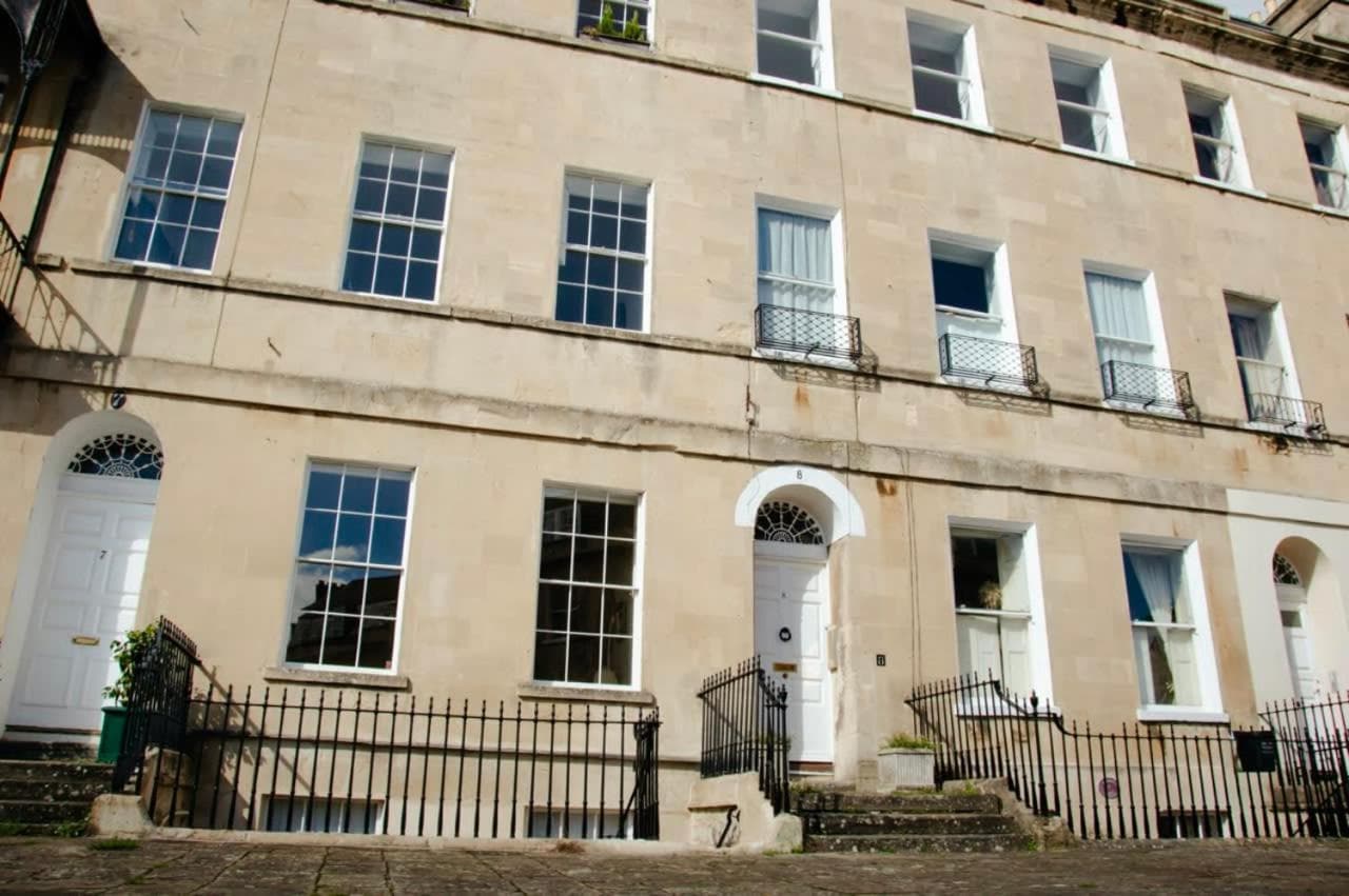 Garden flat in period property Centrally located