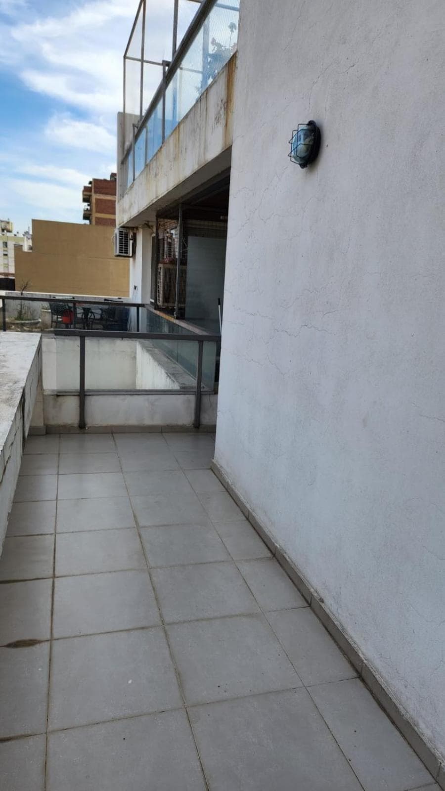 Santa Rosa 631 con parking en PB con costo adicional