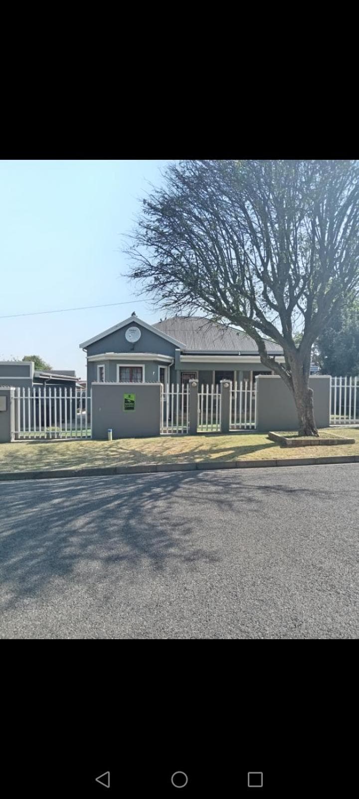 Fancy Pansy 4: Secure Modern 2 bed family home