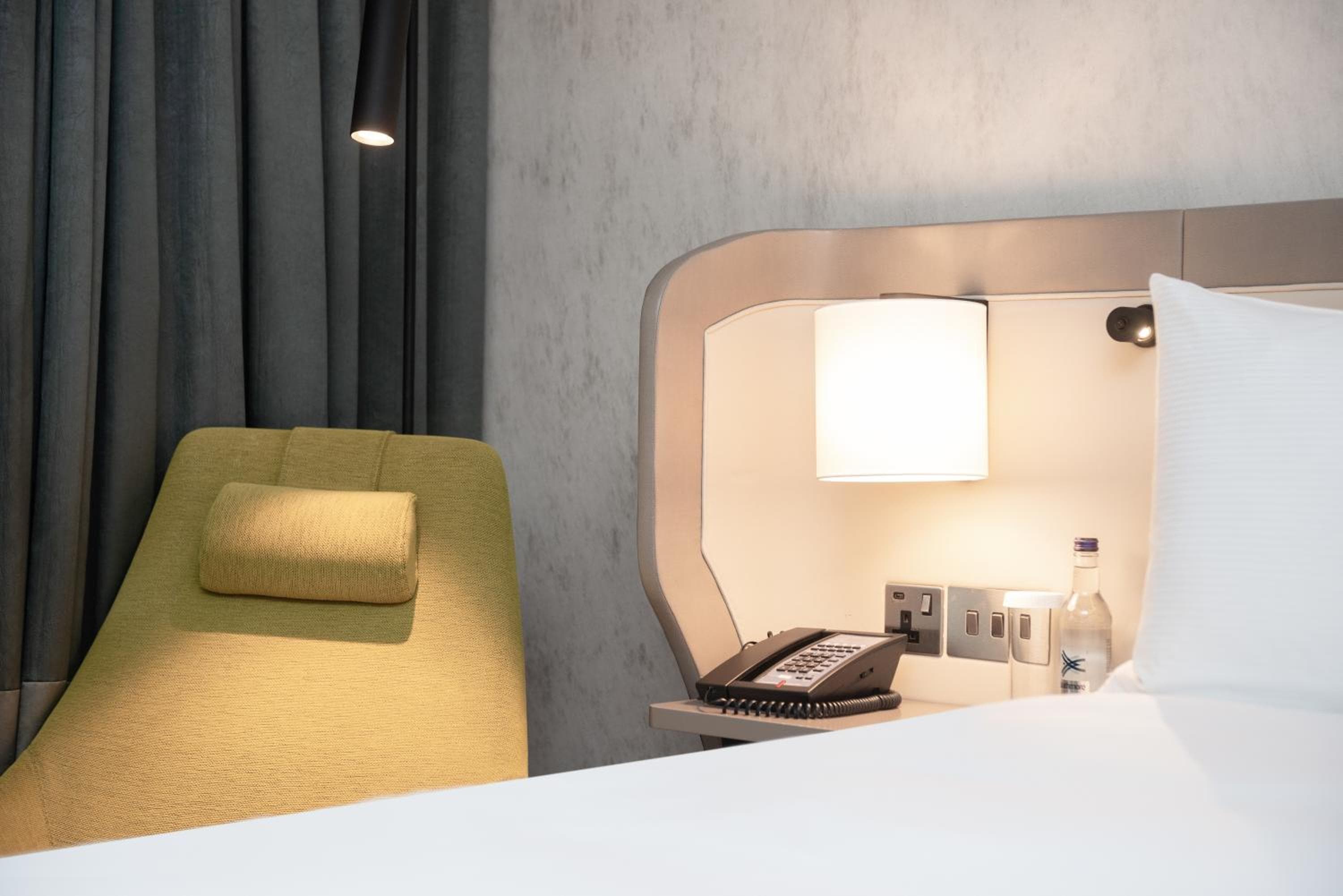 Hilton London Heathrow Airport 5