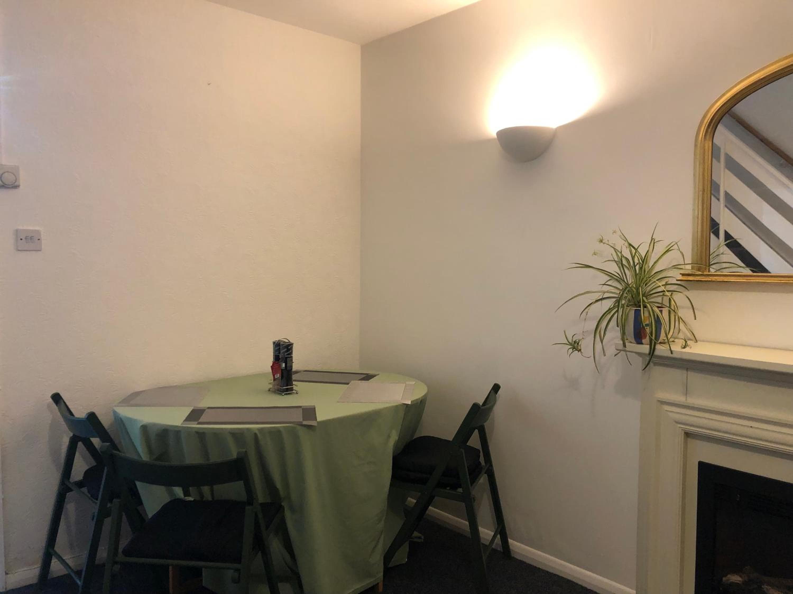 Comfy 2-bedroom townhouse featuring a fireplace, private entrance, equipped kitchen, terrace with garden views, washing machine flat-screen TV and sofa bed
