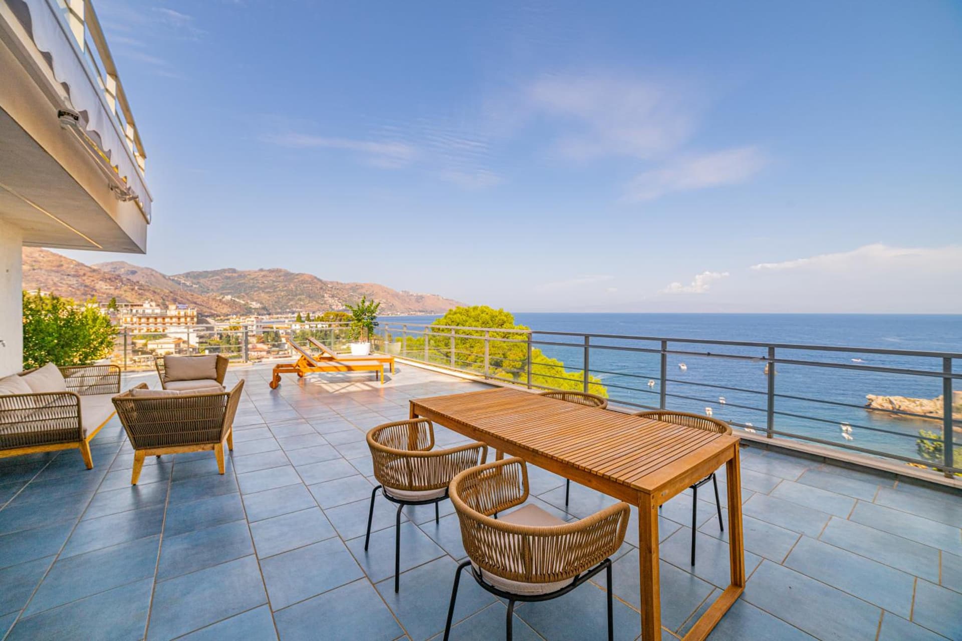 AltaMira Apartments