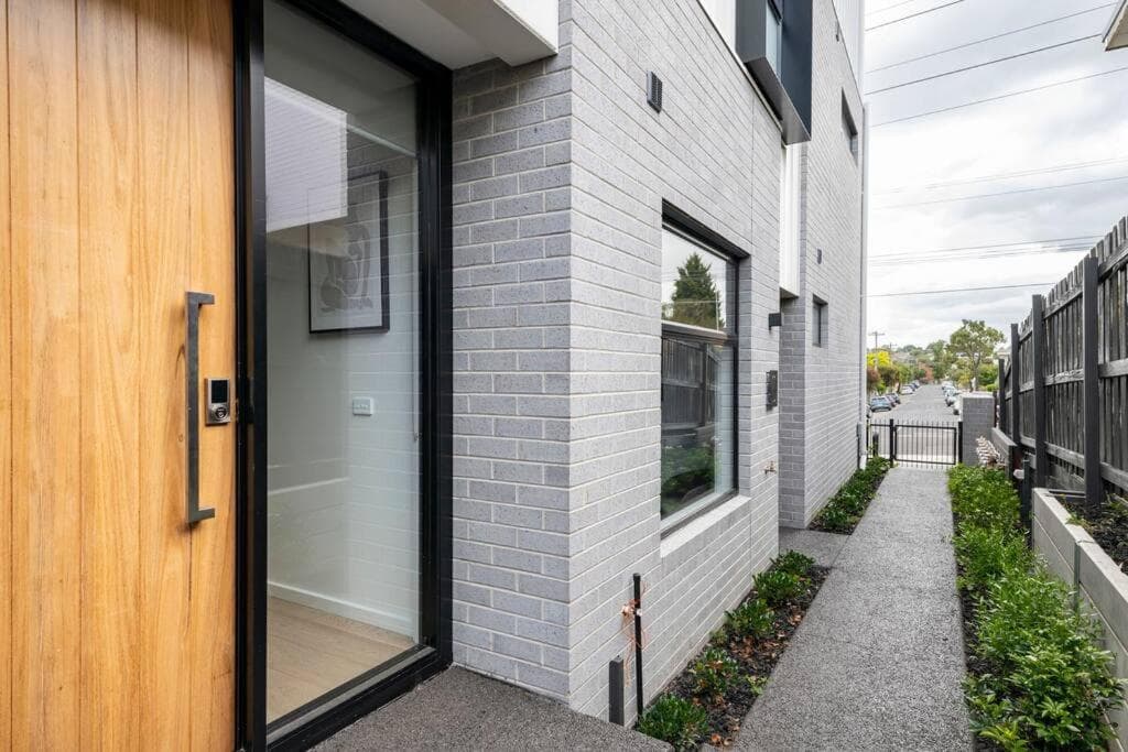 3 BedroomTownhouse-free parking