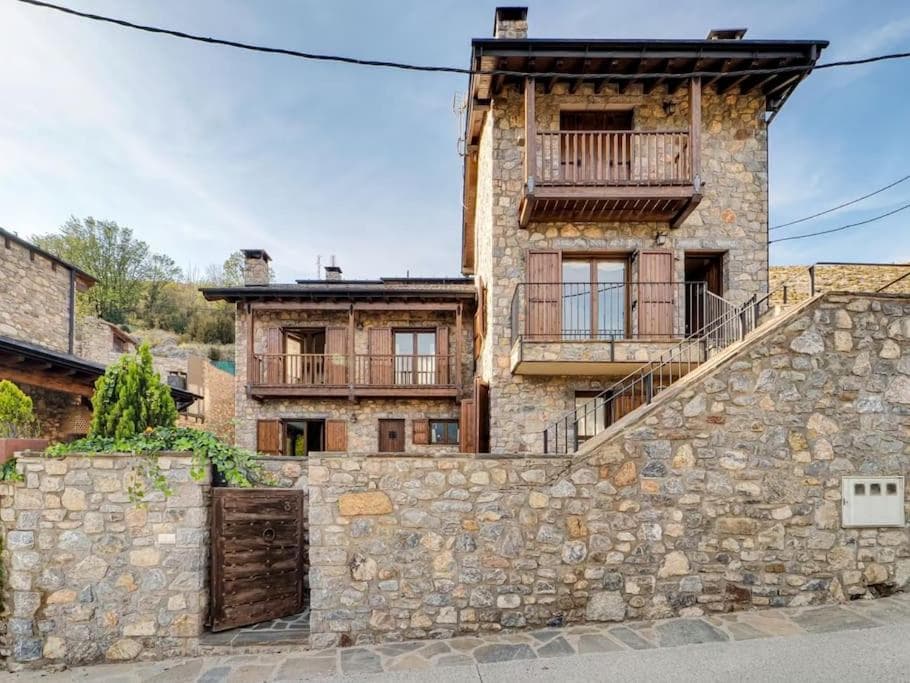 Cal Cente d'Isòvol - Mountain House with Garden and Views