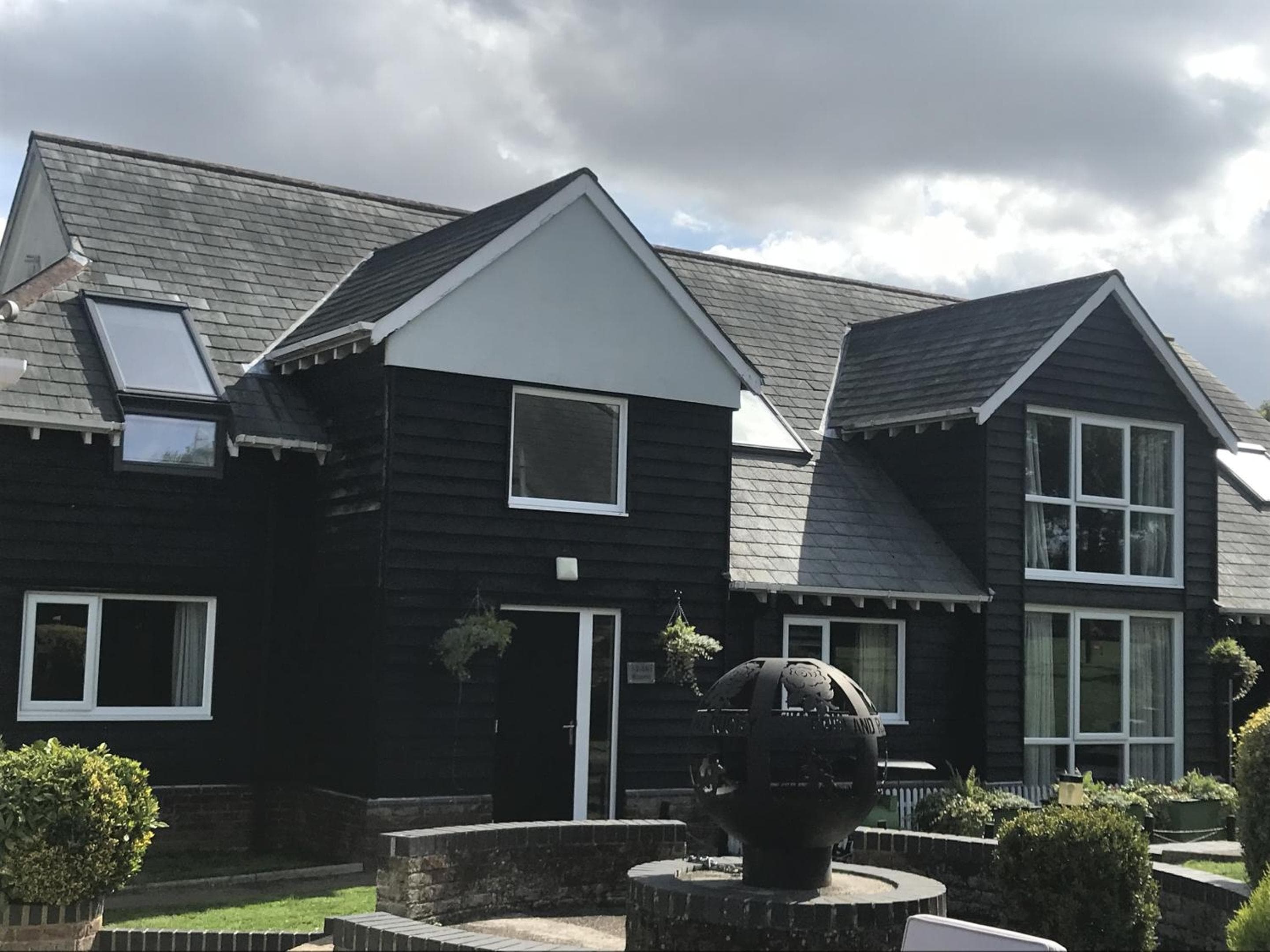 The Old Red Lion Inn