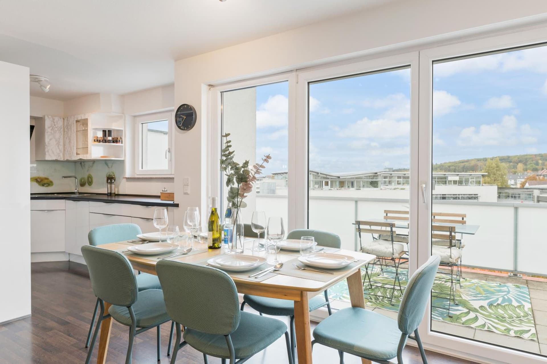 Design-Apartment - Küche - Dachterrasse - zentral