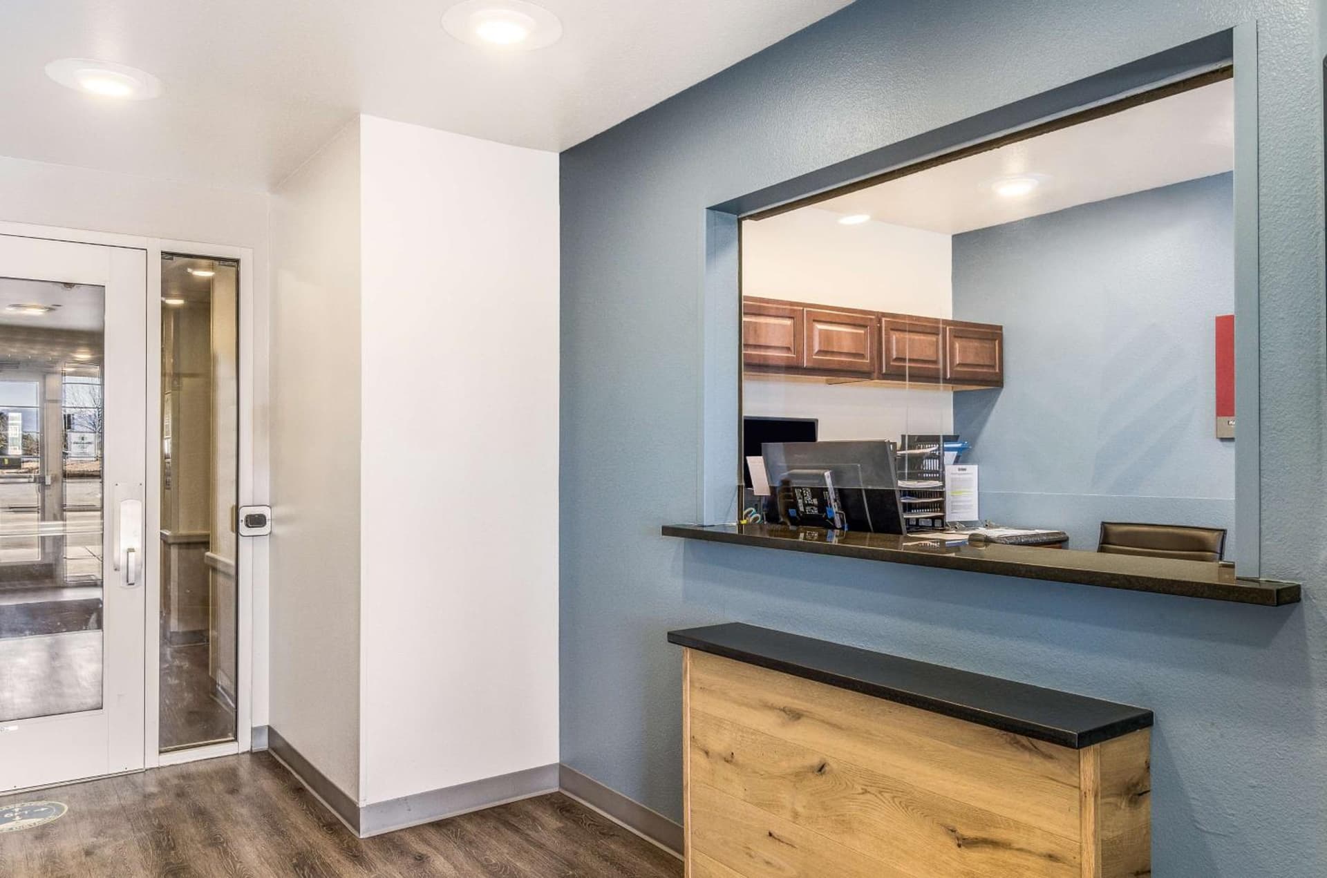 Extended Stay America Select Suites - Cleveland - Airport
