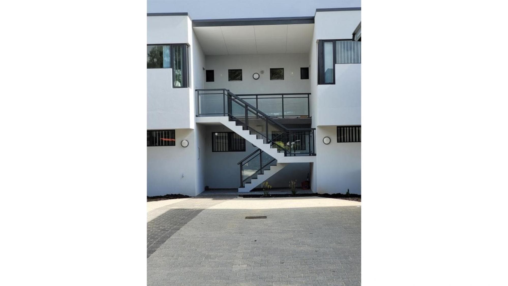 Chic Exec 2bdr 2bath -River,FREO,Parking,AC