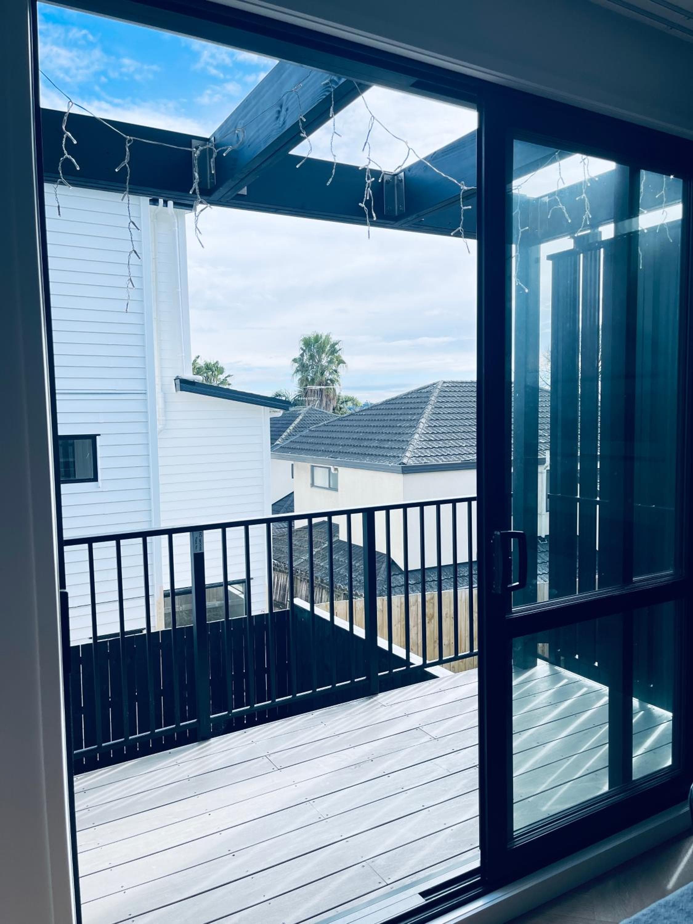 Stylish Industrial Holiday House in Pakuranga Free Wifi Netflix