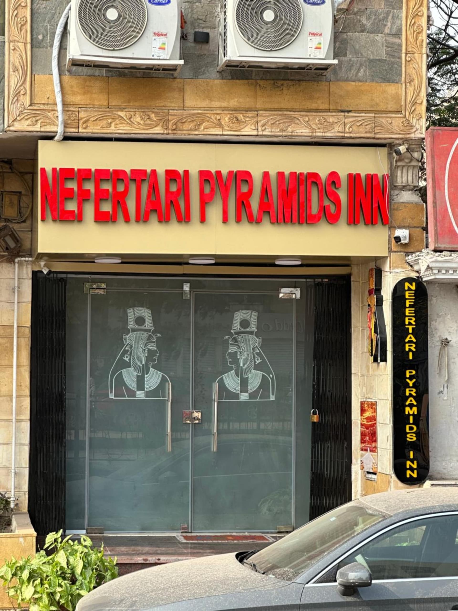 Nefertari Pyramids View Inn