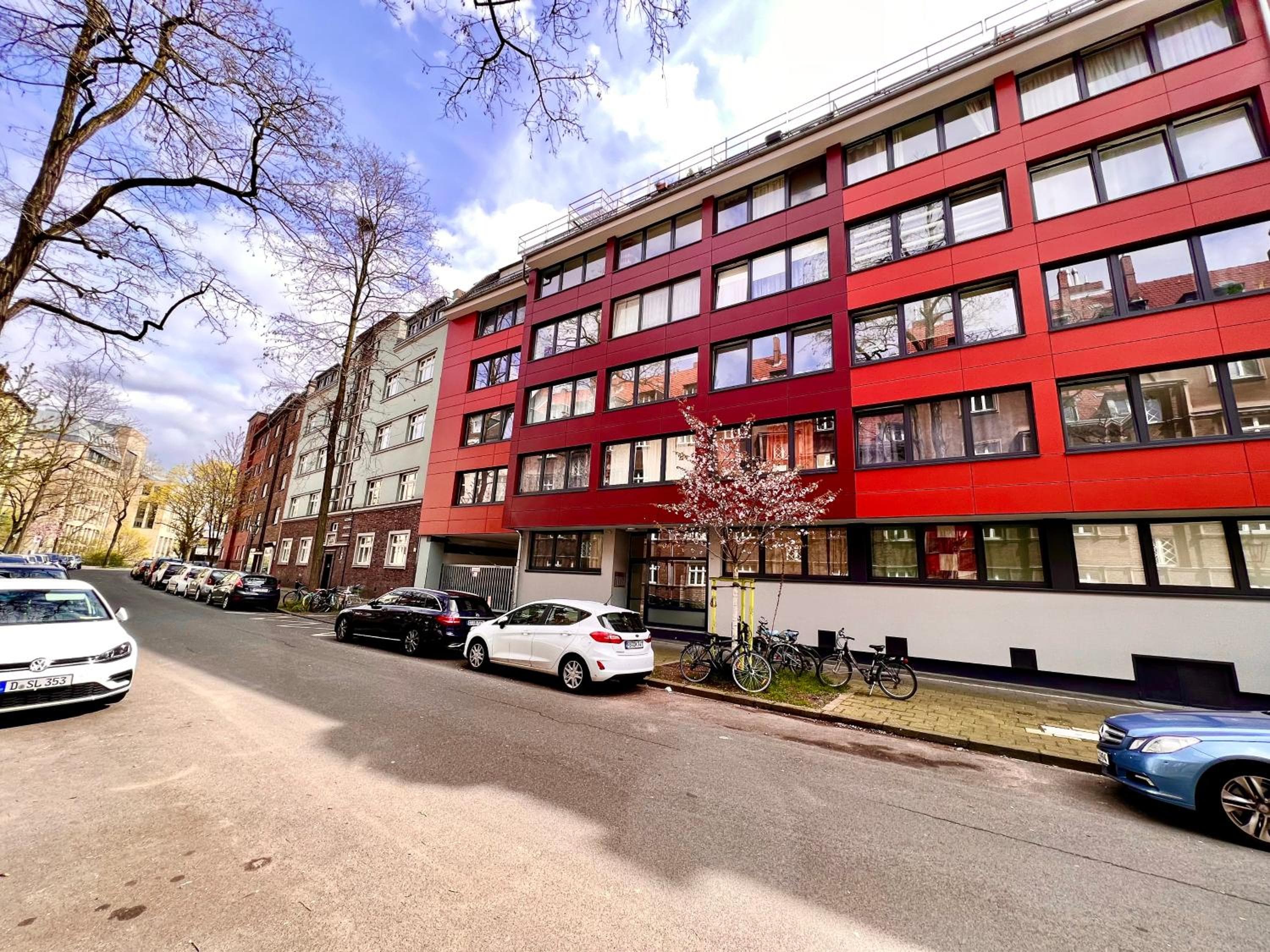 Stylish, Cozy & Quiet Apartment with one and half rooms in District 1