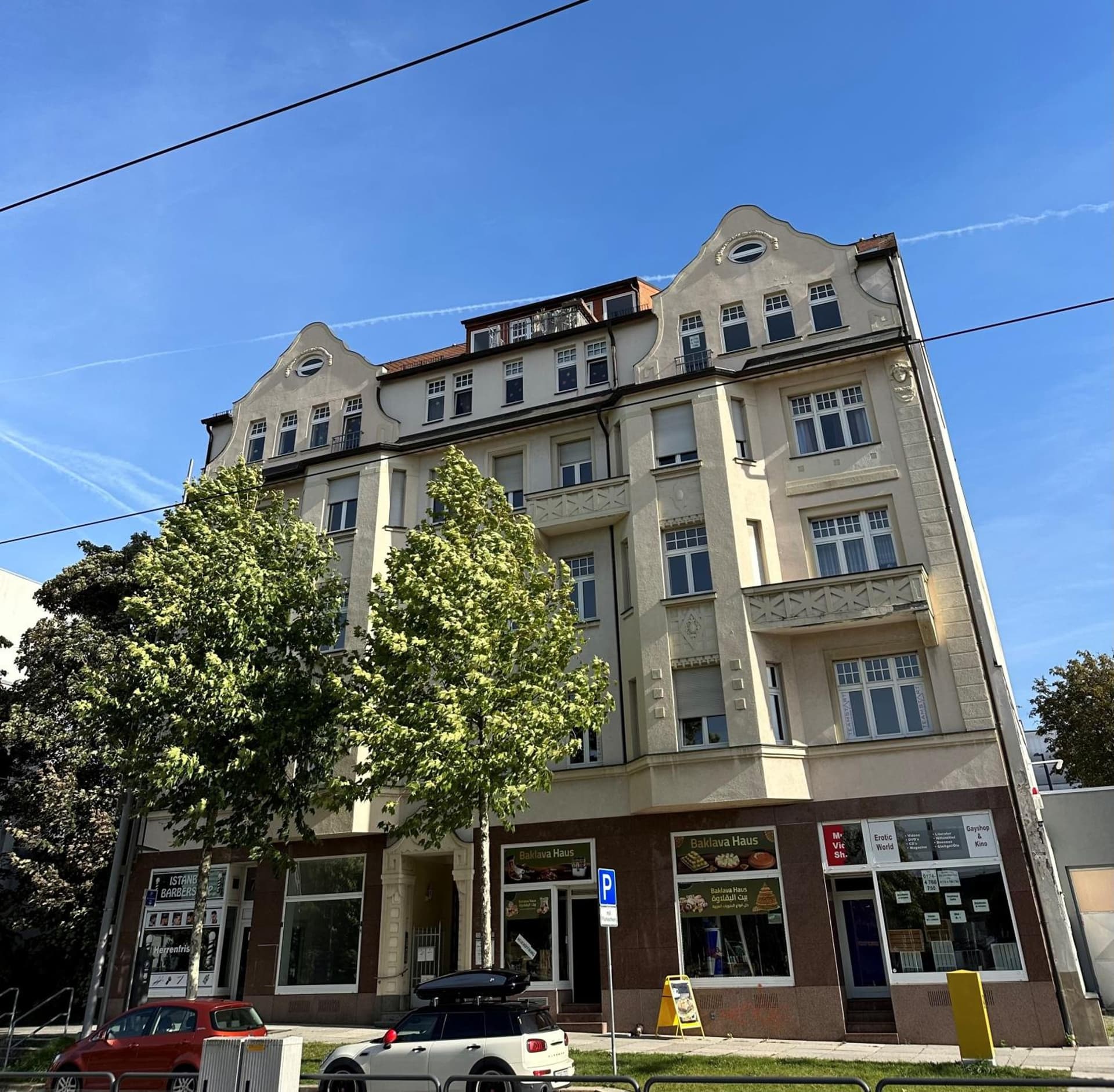 Victoria Apartment