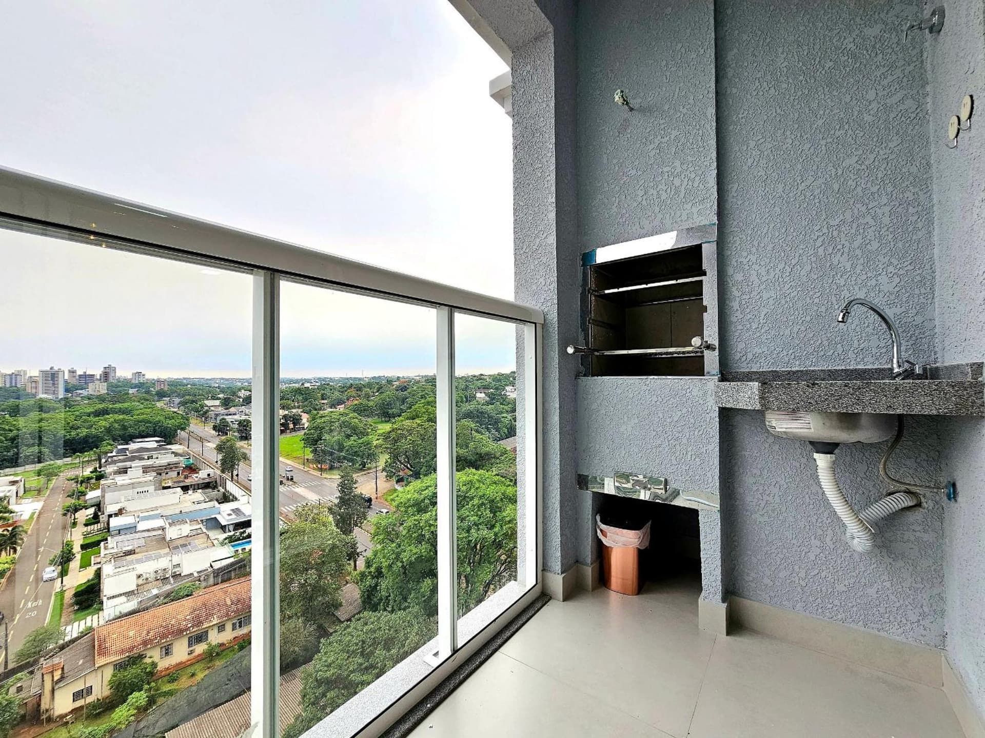 Apt Novíssimo 3quartos 2vagas garagem prox centro