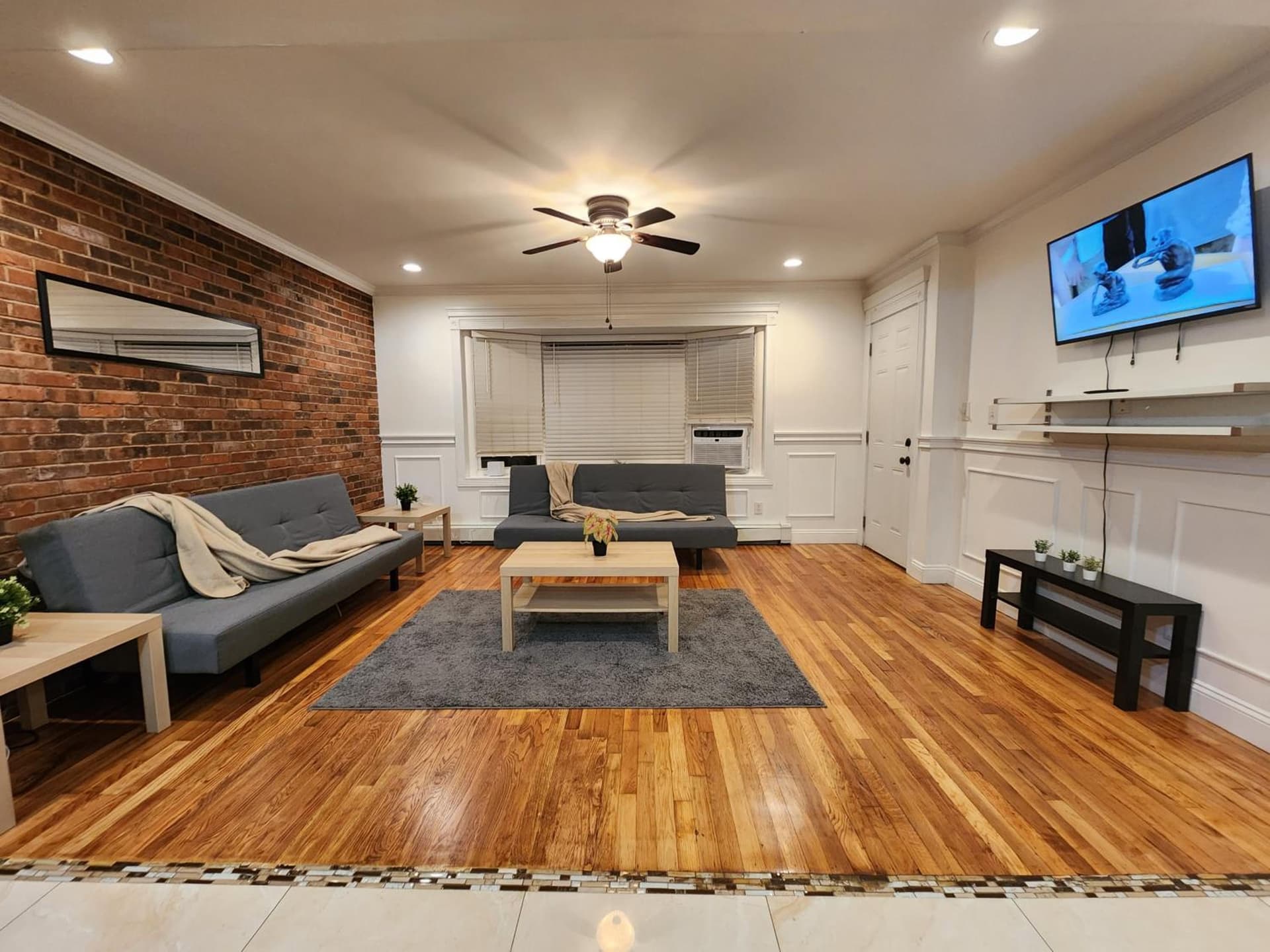 Stylish 3 bed, minutes to NYC!
