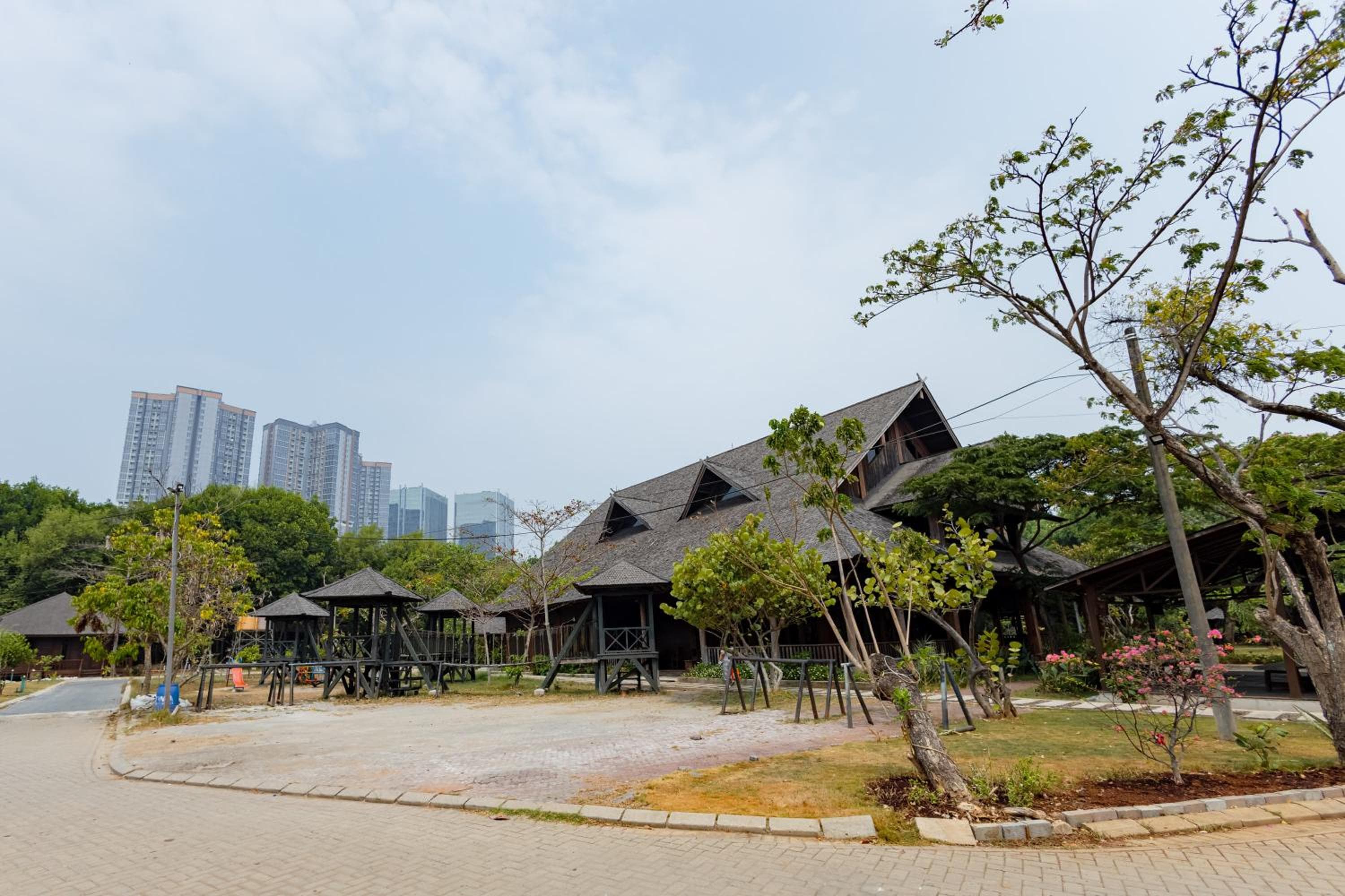 RedDoorz Resort @ Taman Wisata Mangrove