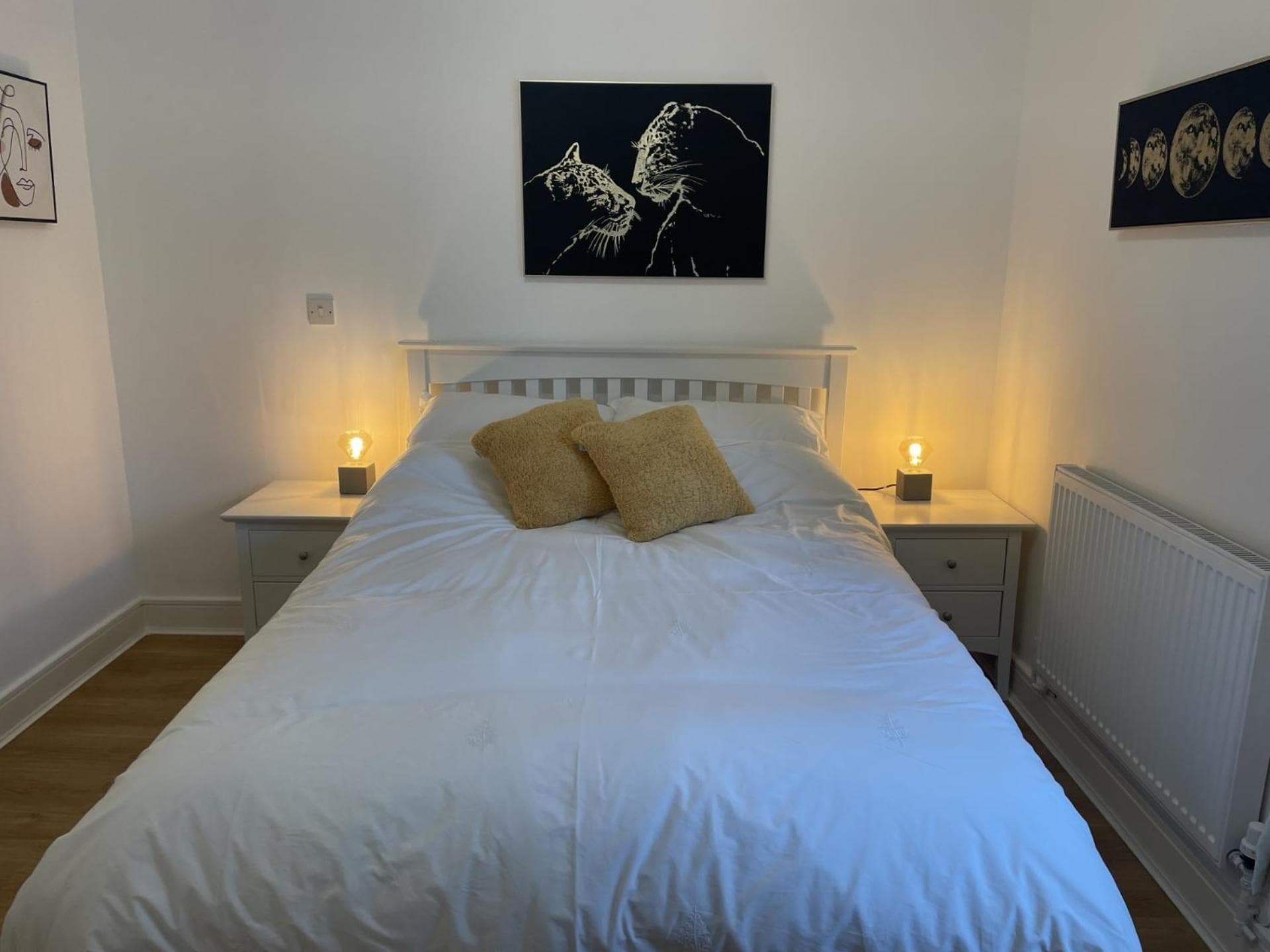 Modern The Mews Apartment