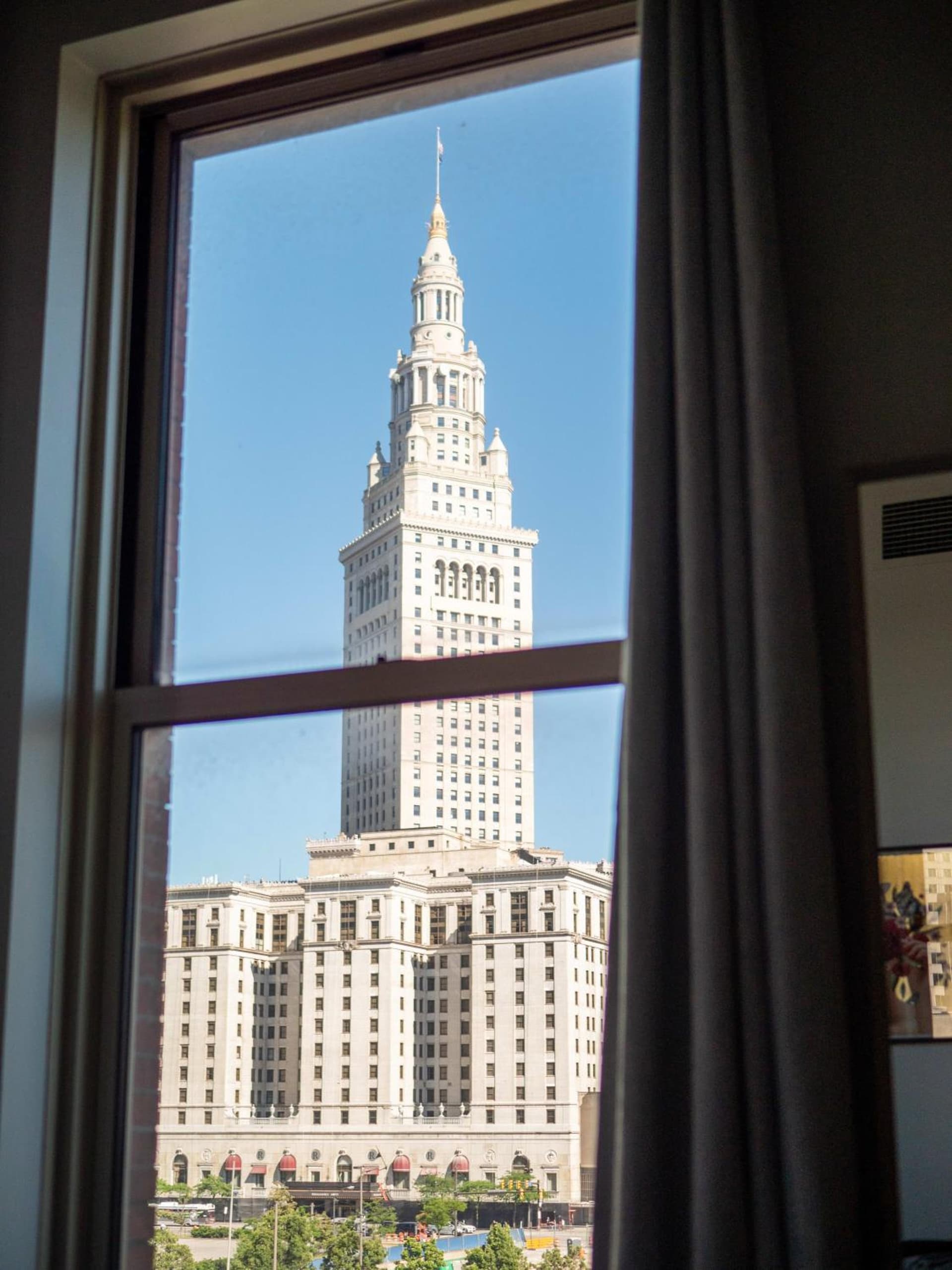 Skyloft Condo - Walk To Stadiums - City Views