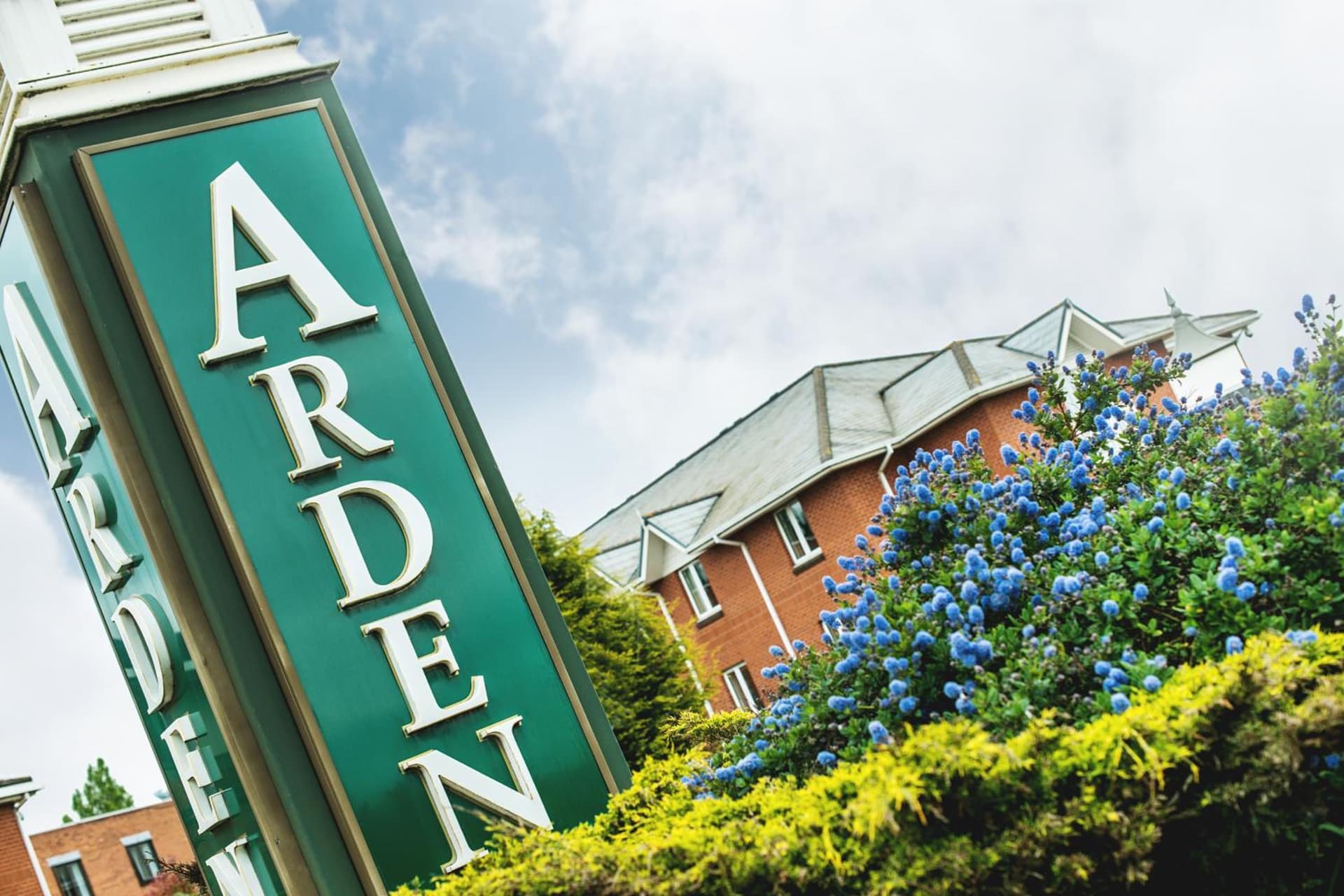 Arden Hotel And Leisure Club