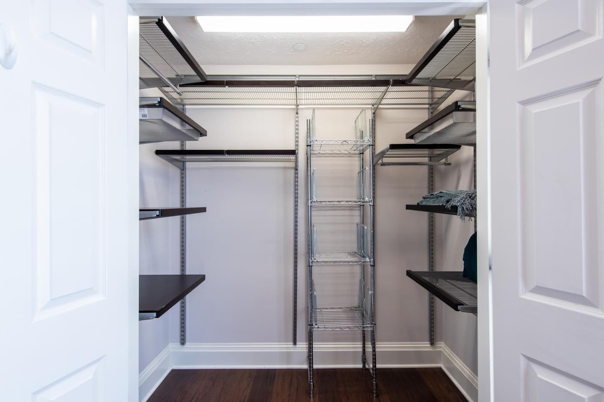 Luxe Louisville Condo~King BR~Near YUM Center 5