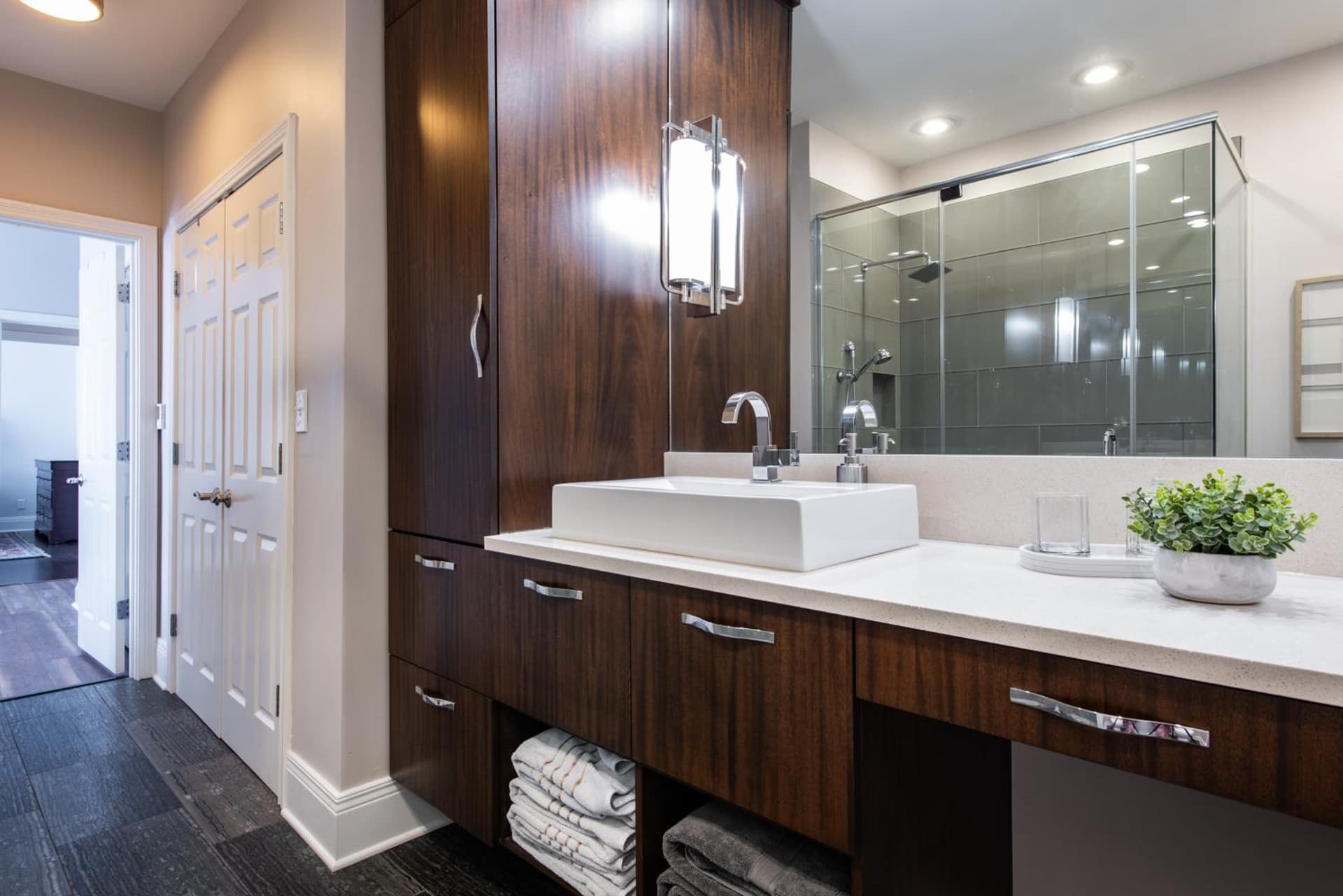 Luxe Louisville Condo~King BR~Near YUM Center 3