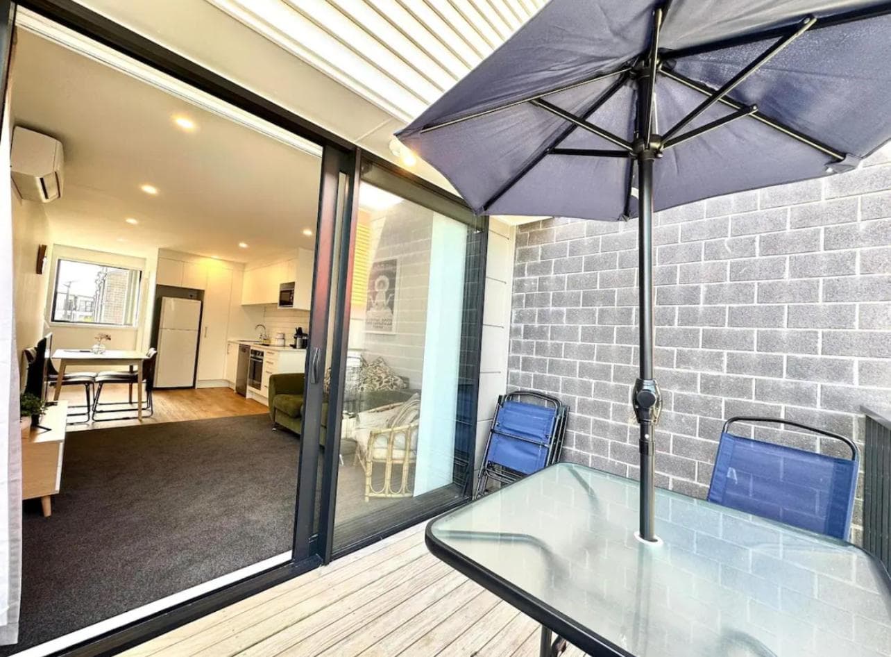 Immaculate - 2 Bedroom Townhouse close to Fruitvale train station
