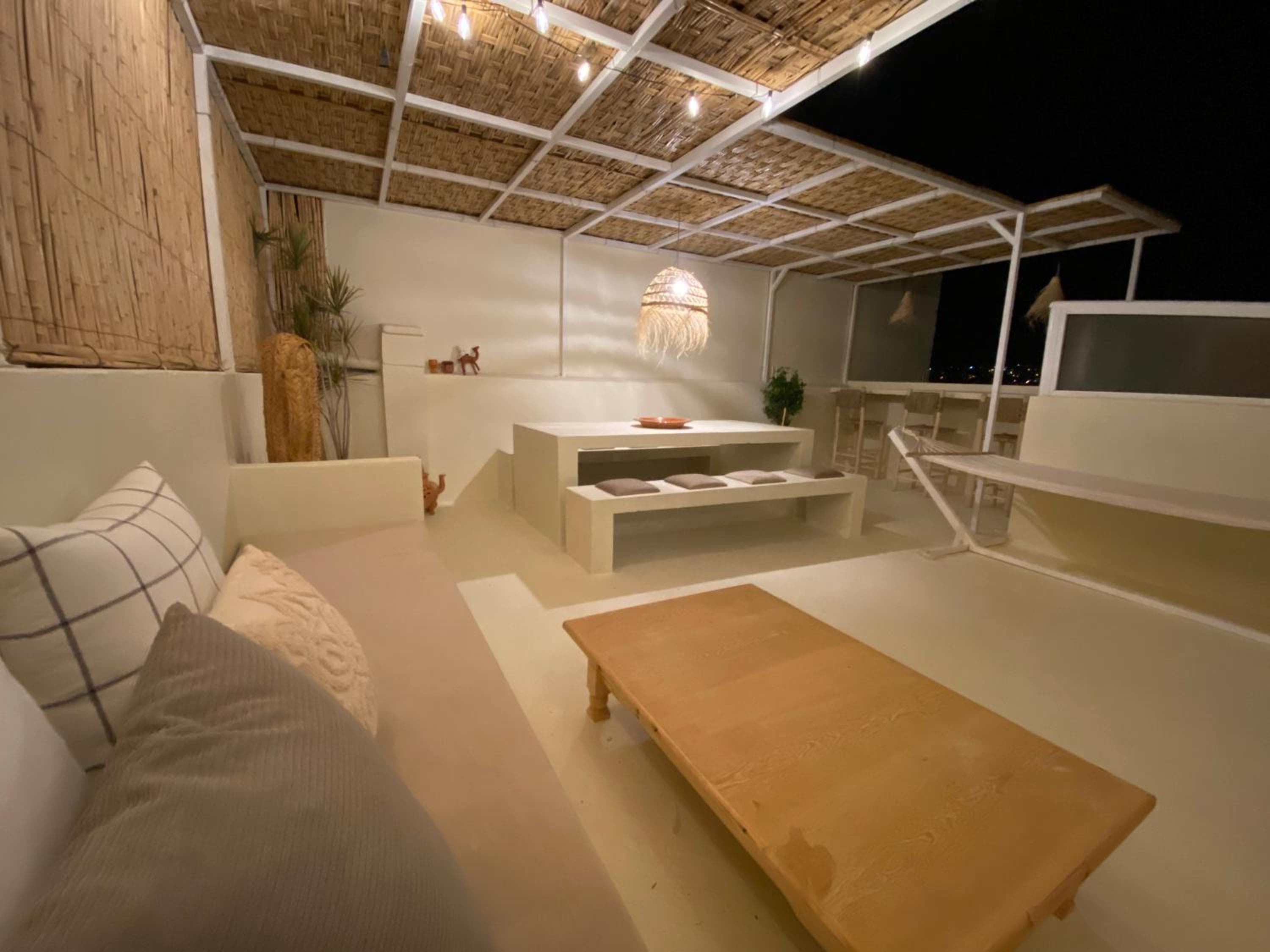 Beautiful Apartment with Private Rooftop Terrace