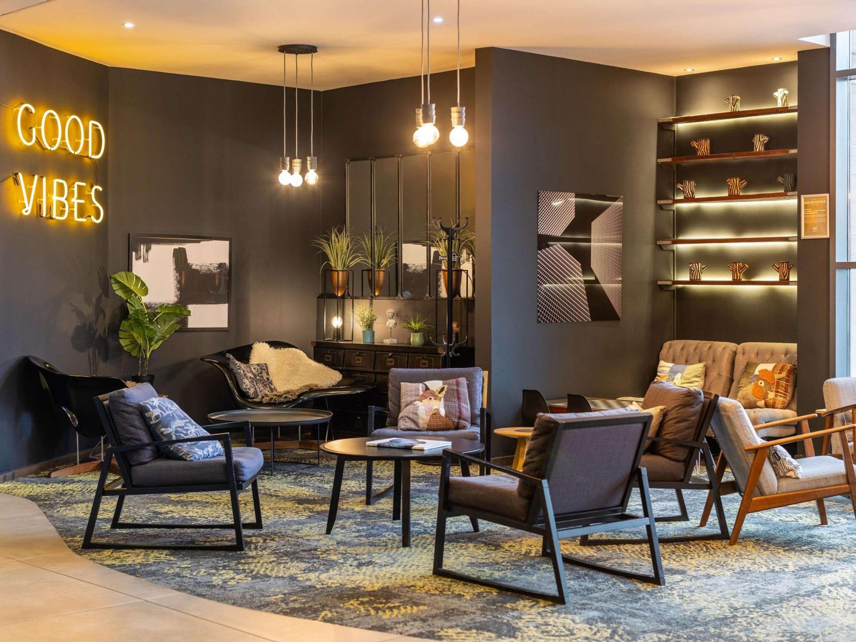 Novotel Edinburgh Centre 2