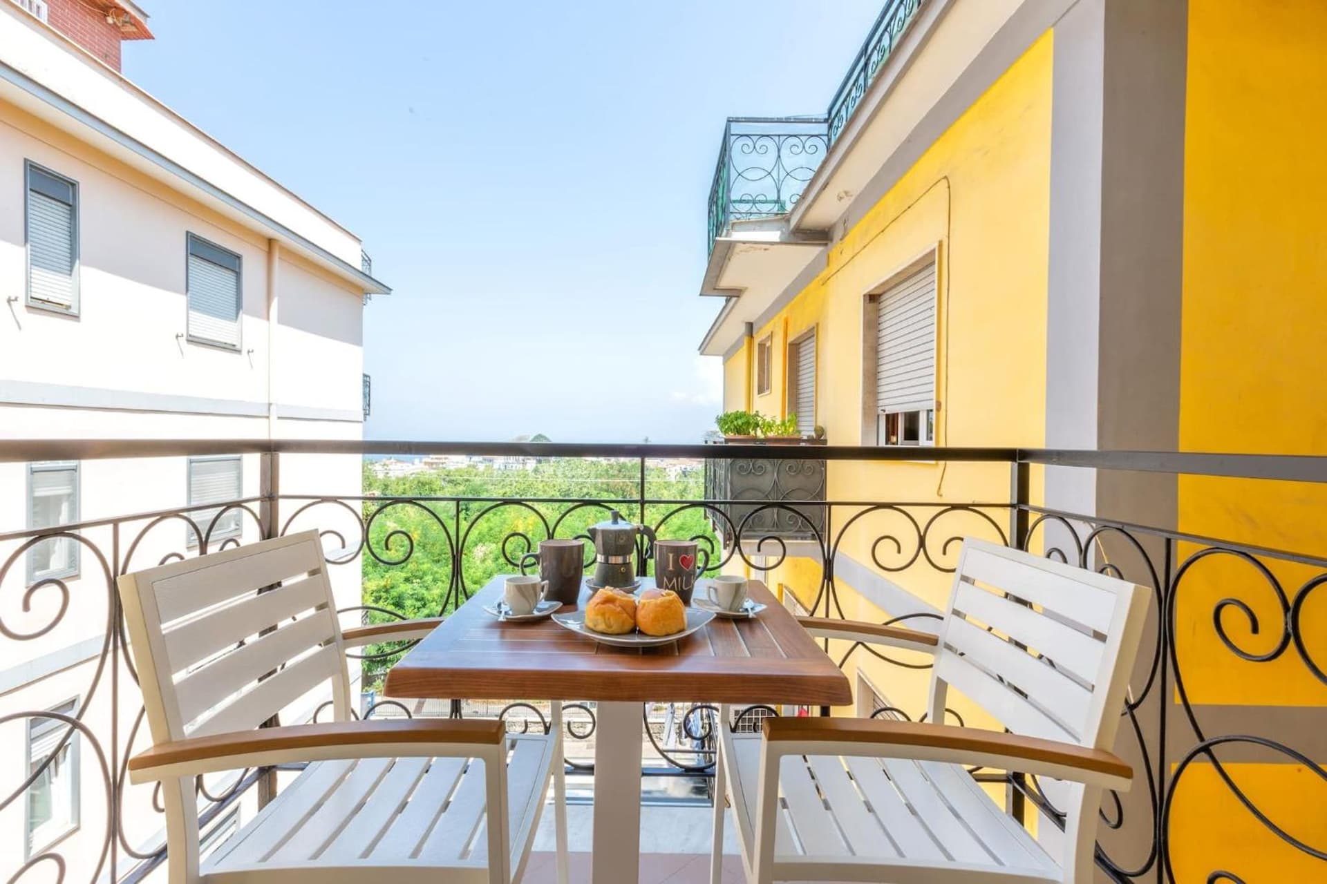 SorrentoVibes - New & Stylish two Bedroom Apartment with Balconies