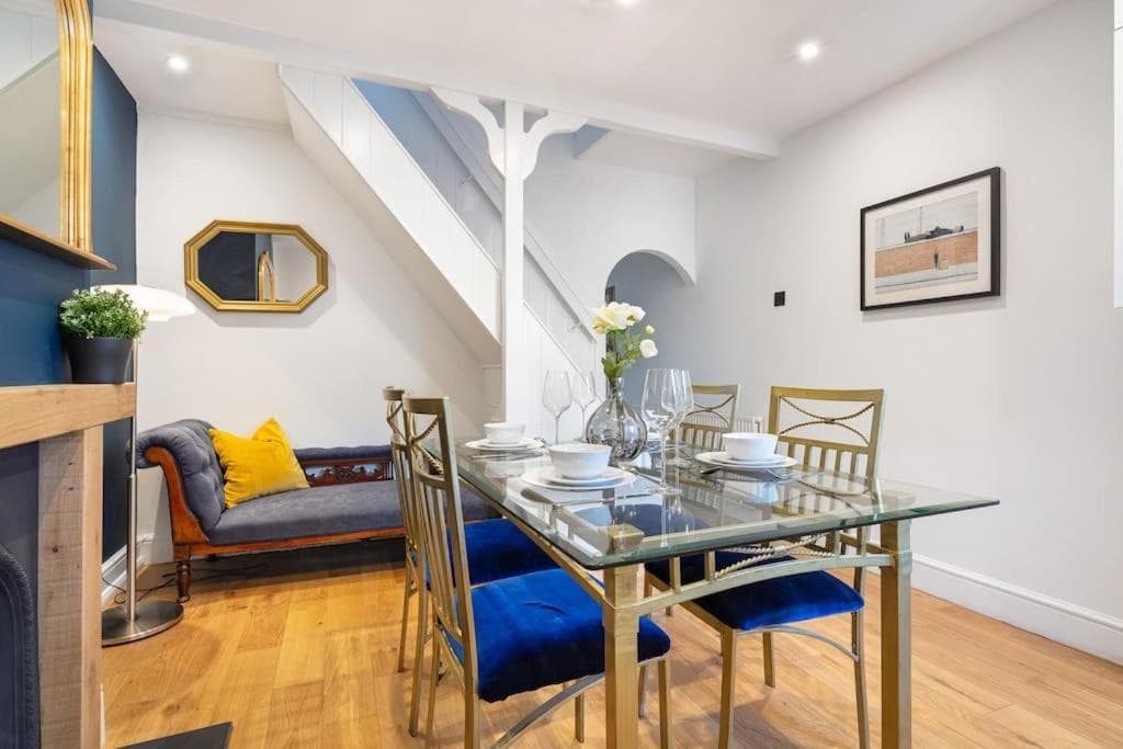 Newly Renovated 2 Bed Cottage - Long Stay Reduce Rate