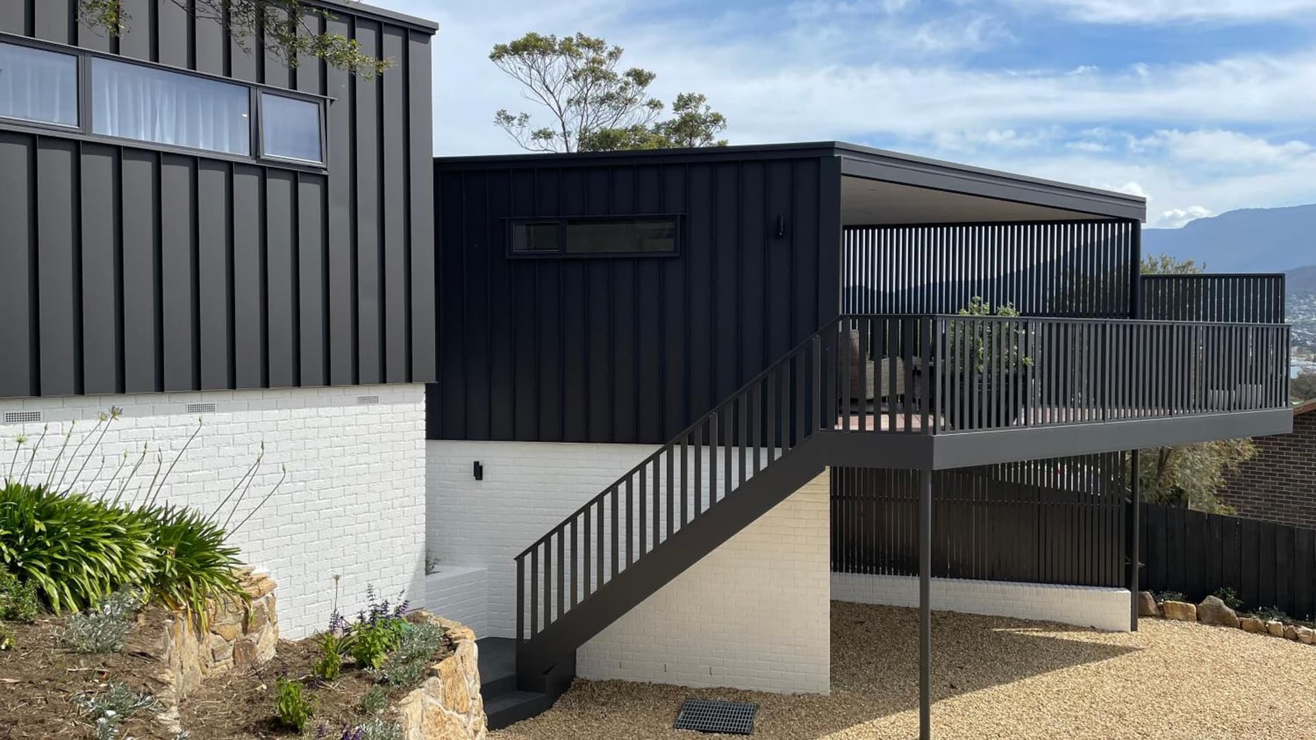 Hesket Guesthouse with views, privacy & 7 minute drive to Hobart CBD