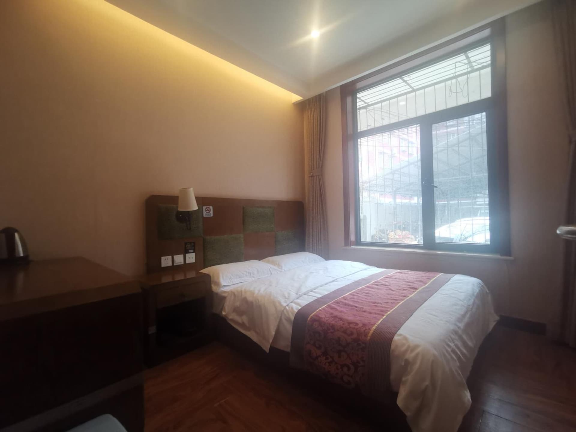 Beijing Huiqing Garden Bussiness Hotel