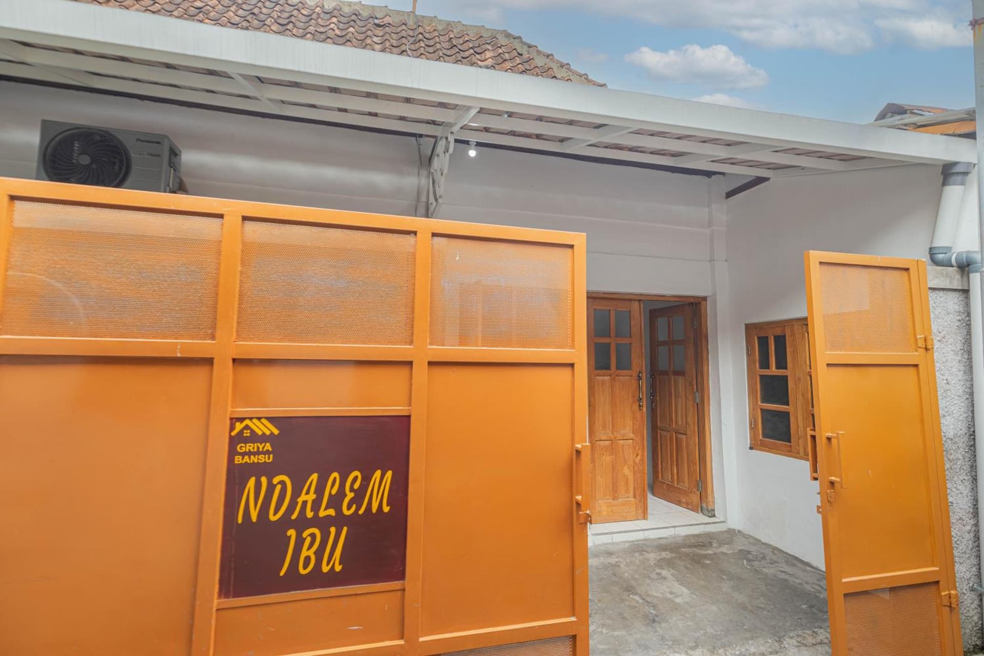 GRIYA BANSU : Ndalem Ibu
