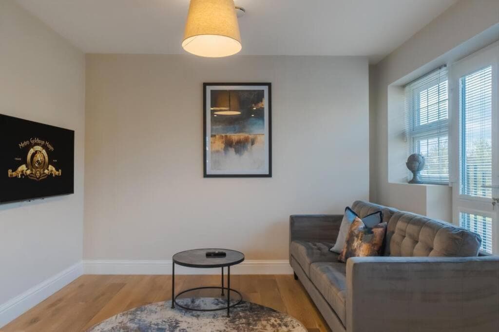 2 Bed Retreat Parking VAT Q - By Tempstay
