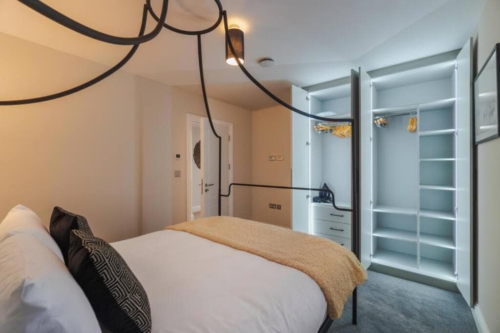 1BR Gem, Private Parking - By Tempstay