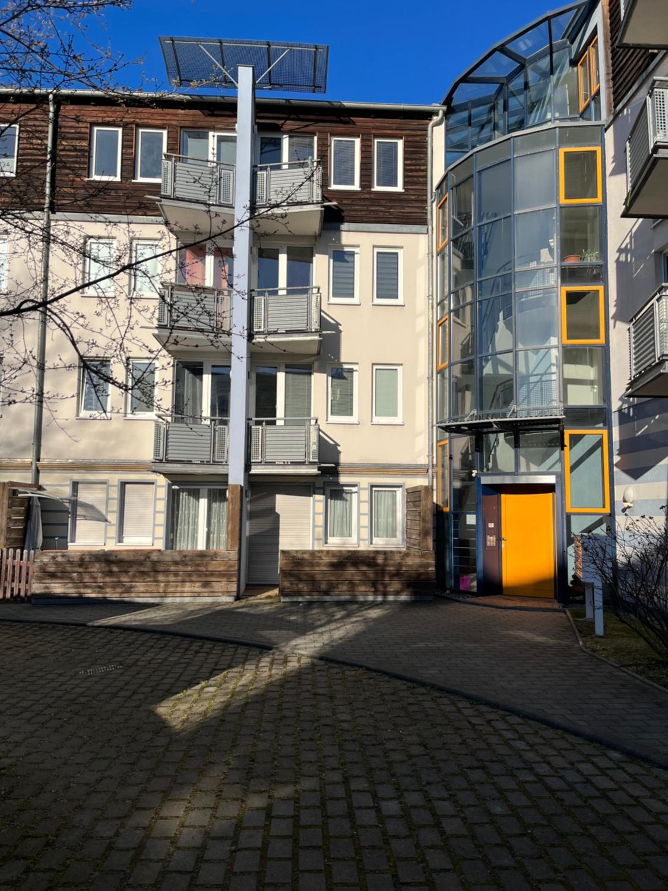 Studio an der Elbe mit Balkon, Küche und Netflix