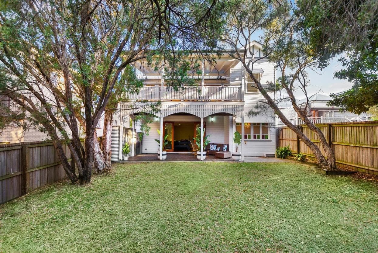 5BR Queenslander - walk to The Gabba - Sleeps 10