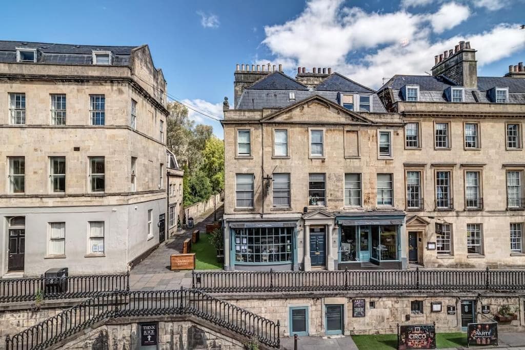 Central Bath Scandi Apartment Artizans Nest